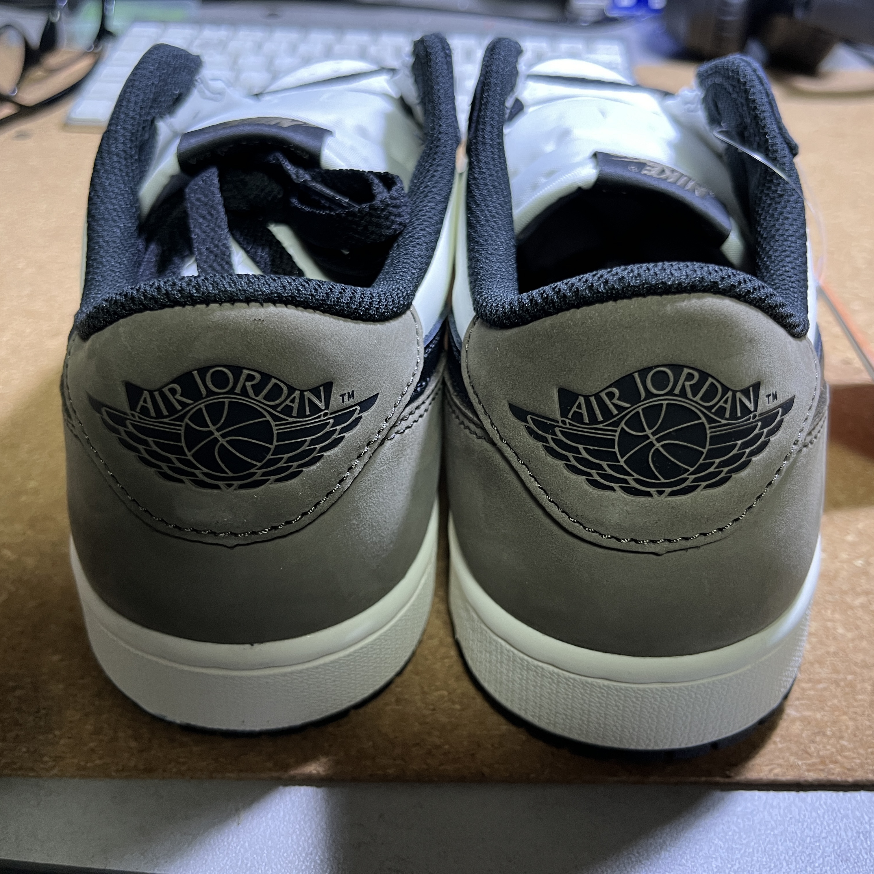 Jordan 1 Retro Low OG Mocha 착용 스타일 - 2