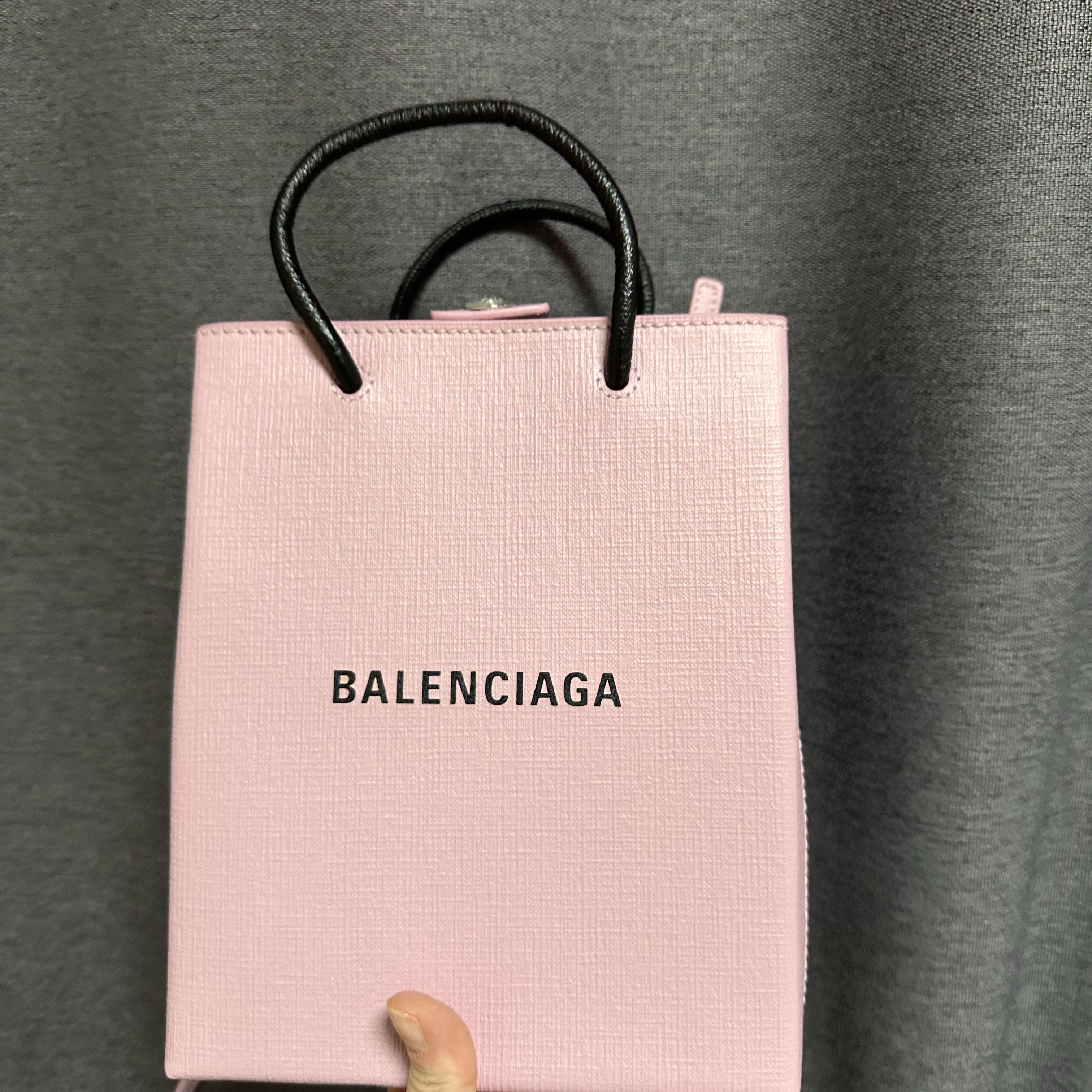 Balenciaga Large Shopping Bag Pink 착용 스타일 - 4