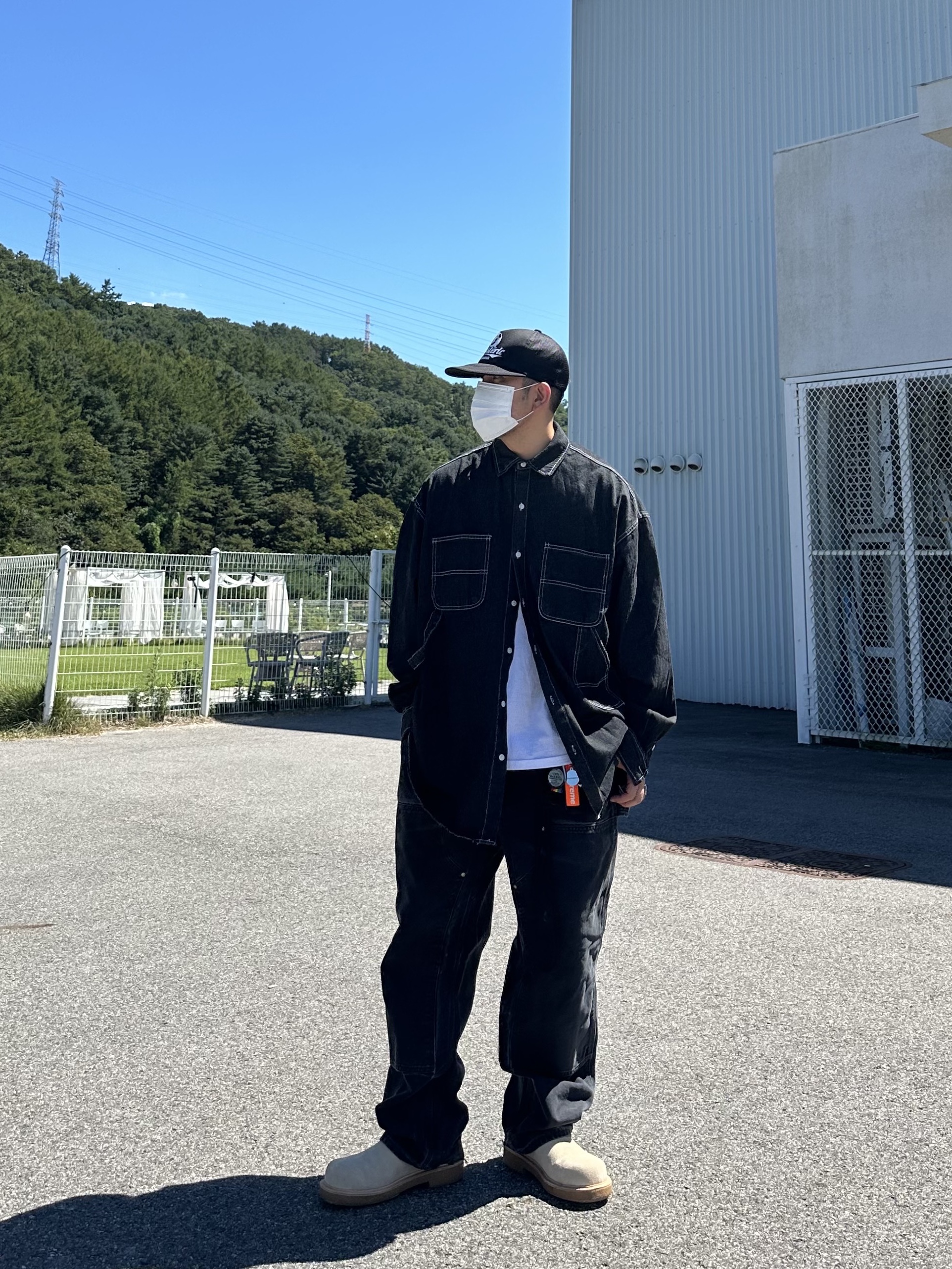 Hysteric Glamour Feel Good Mesh Cap Black, Supreme Ripstop Keychain Orange - 24SS 착용 스타일 - 3