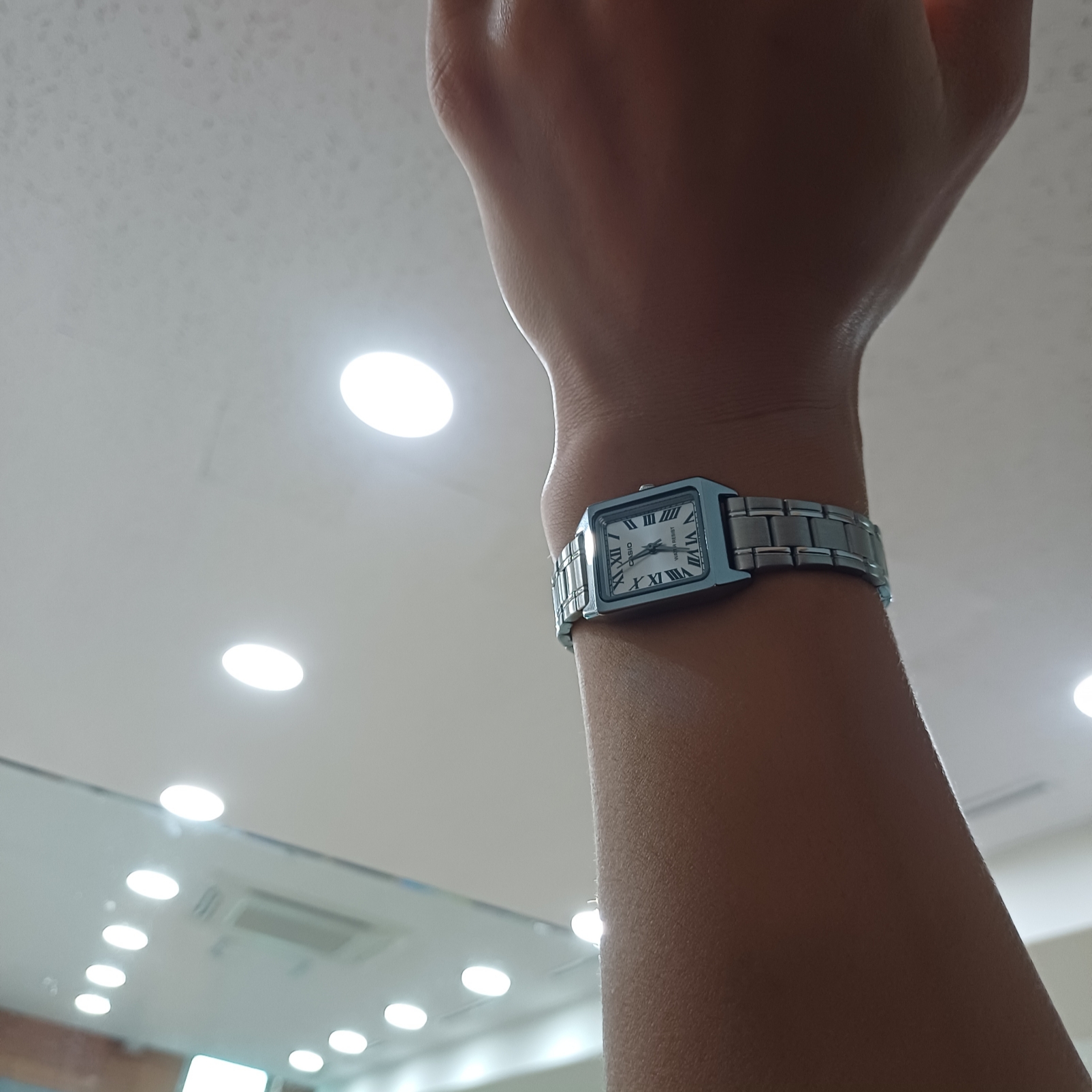 Casio LTP-V007D-7B 착용 스타일