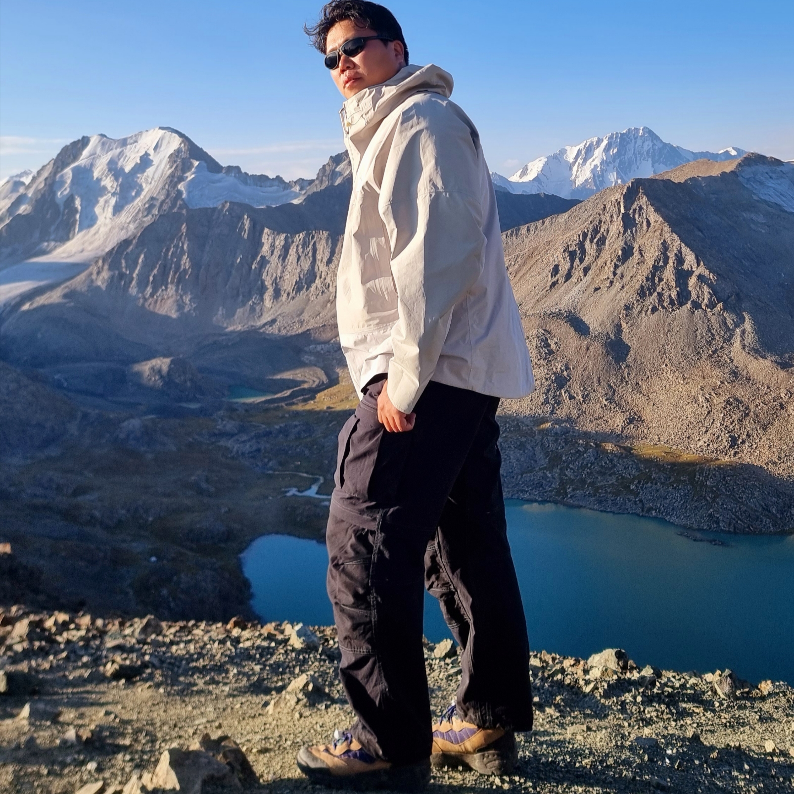 Nike ACG Storm-Fit ADV Chain of Craters Jacket Light Stone - US/EU, Nike ACG Smith Summit Cargo Pants Black Anthracite - Asia 착용 스타일 - 1