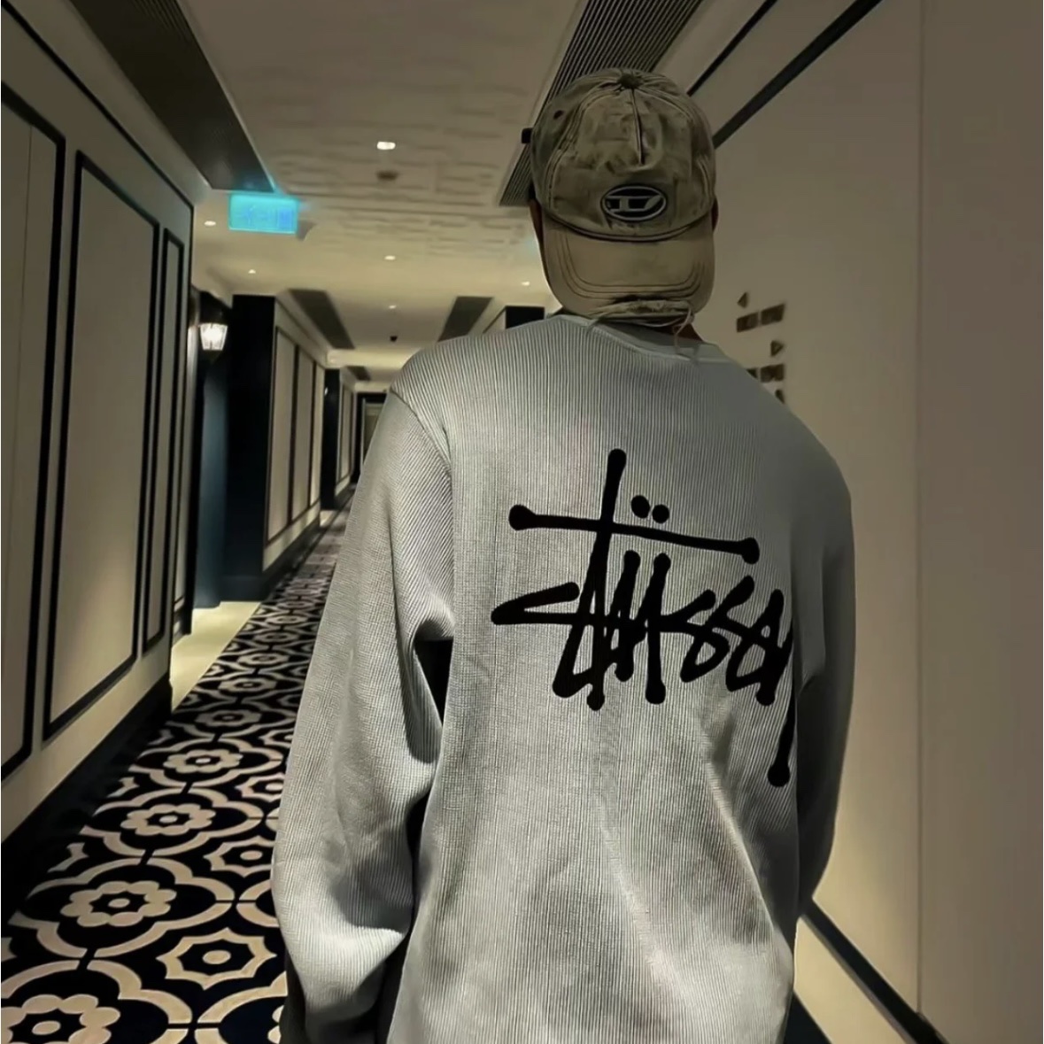 Stussy Raglan Thermal LS Crew Pine 착용 스타일