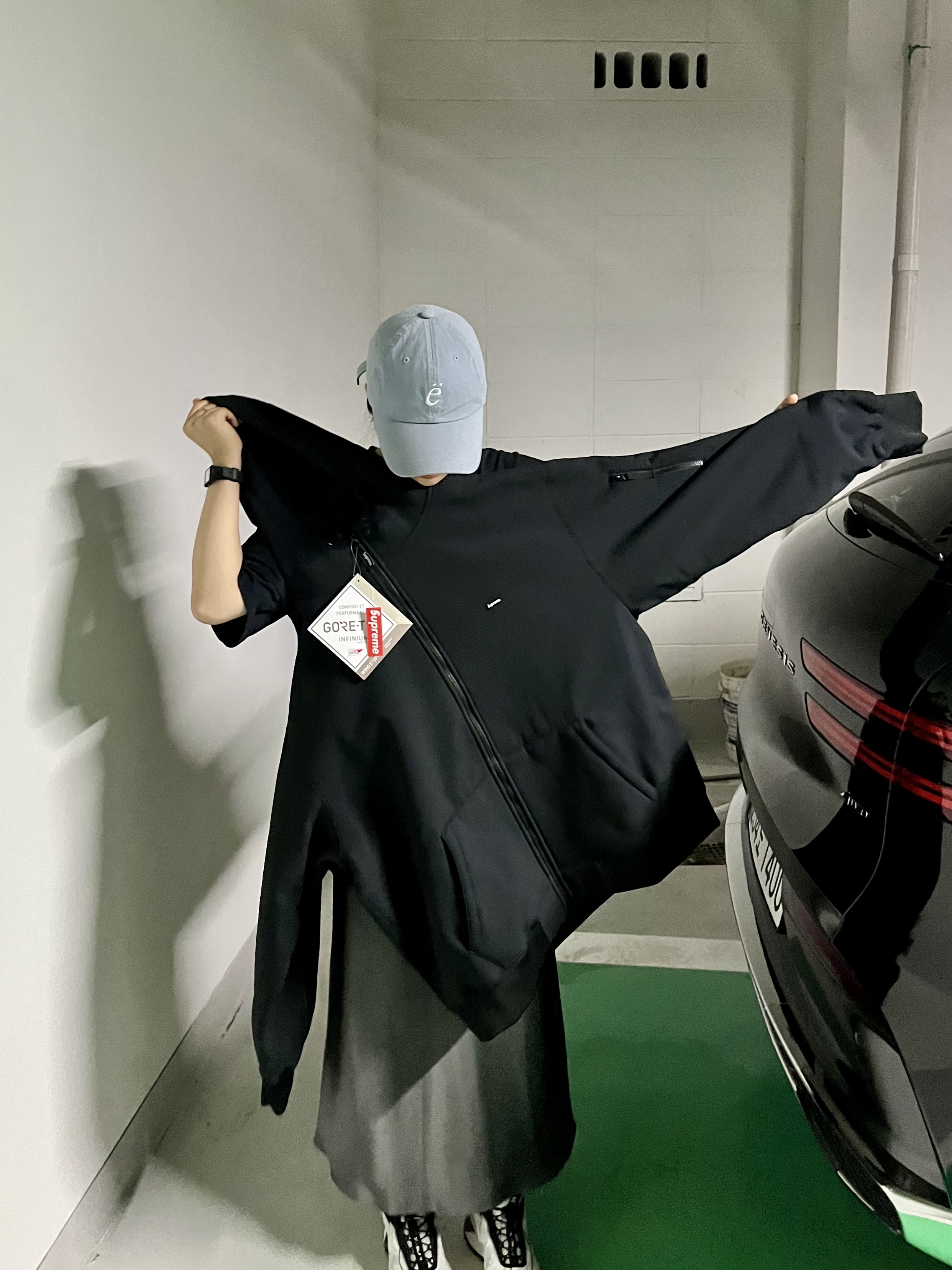 Supreme Windstopper Zip Up Hooded Sweatshirt Black - 23FW, Nike x Stussy Air Flight 89 Low White and Pecan 착용 스타일 - 2