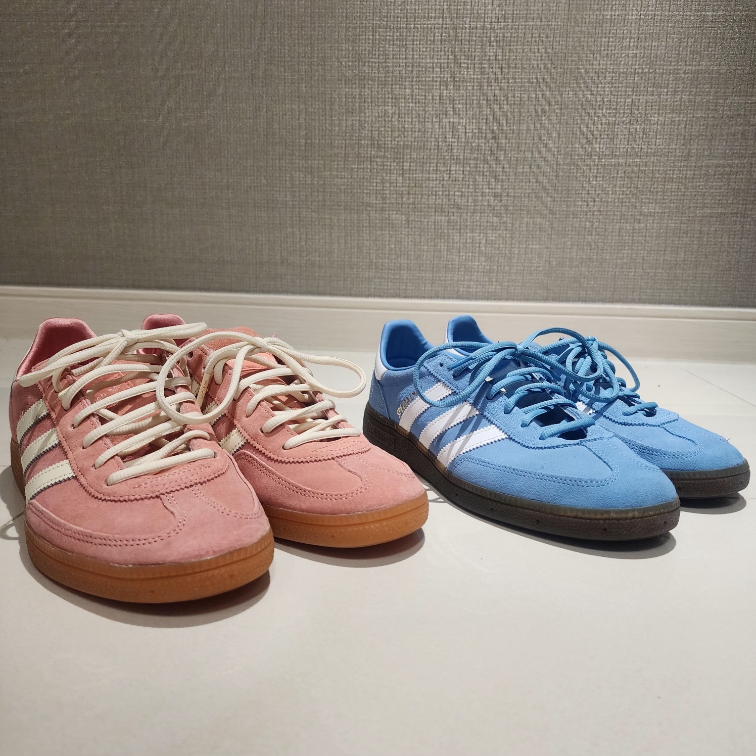 Adidas x Sporty & Rich Spezial Handball Pantone Cream White 착용 스타일