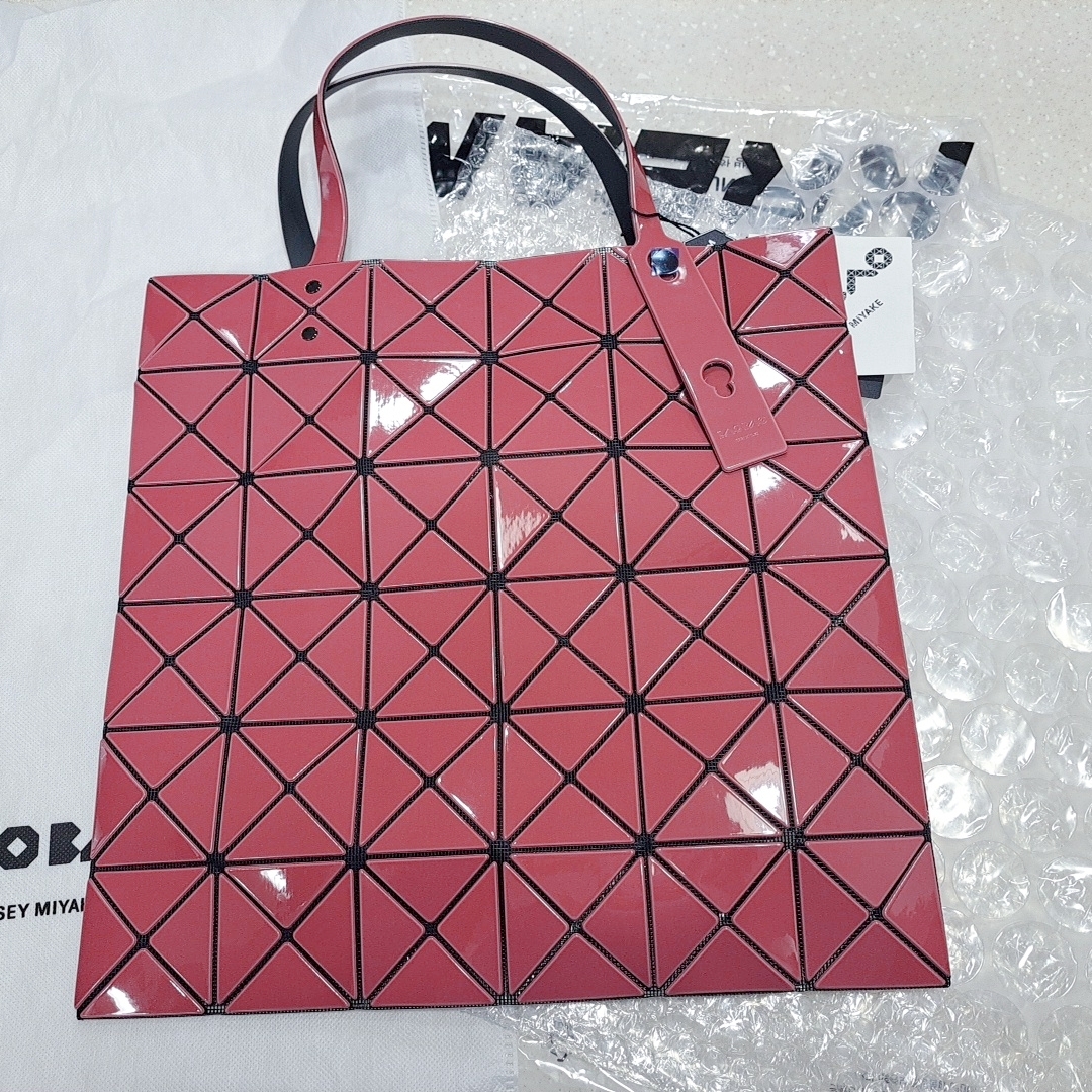 Bao Bao Issey Miyake Lucent W Tote Bag Pink Light Pink 착용 스타일 - 2