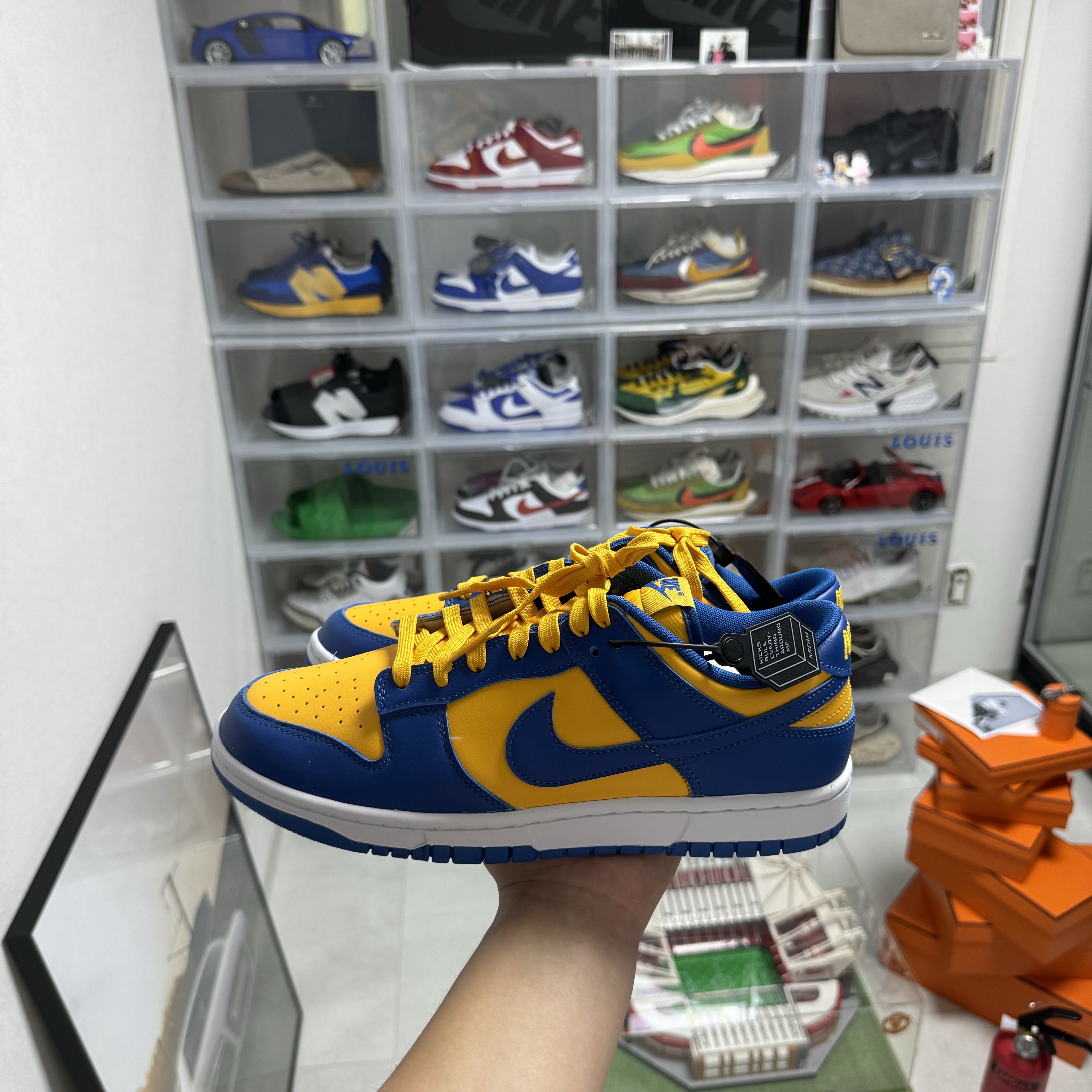 Nike Dunk Low Retro Blue Jay and University Gold 착용 스타일