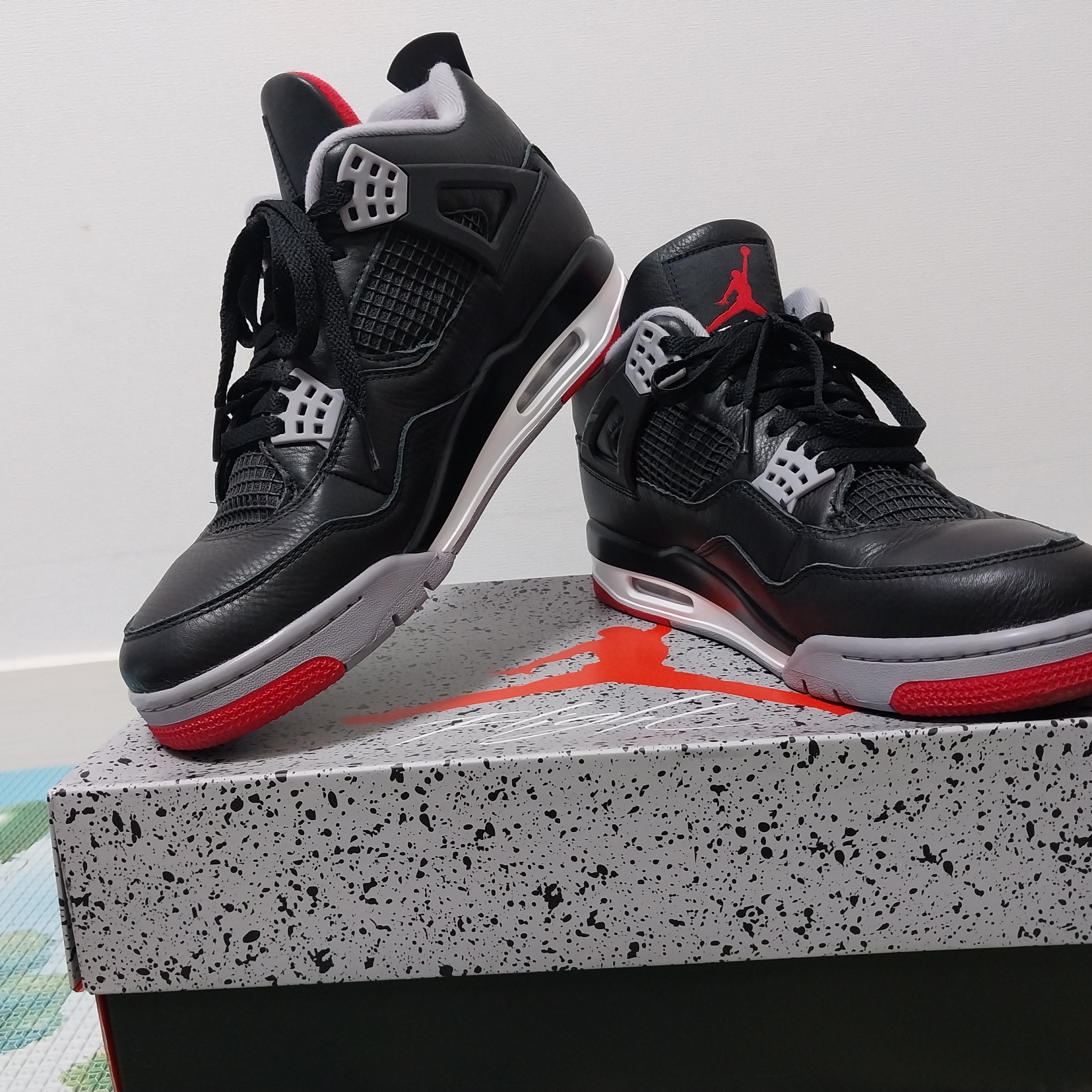 Jordan 4 Retro Bred Reimagined 착용 스타일 - 1