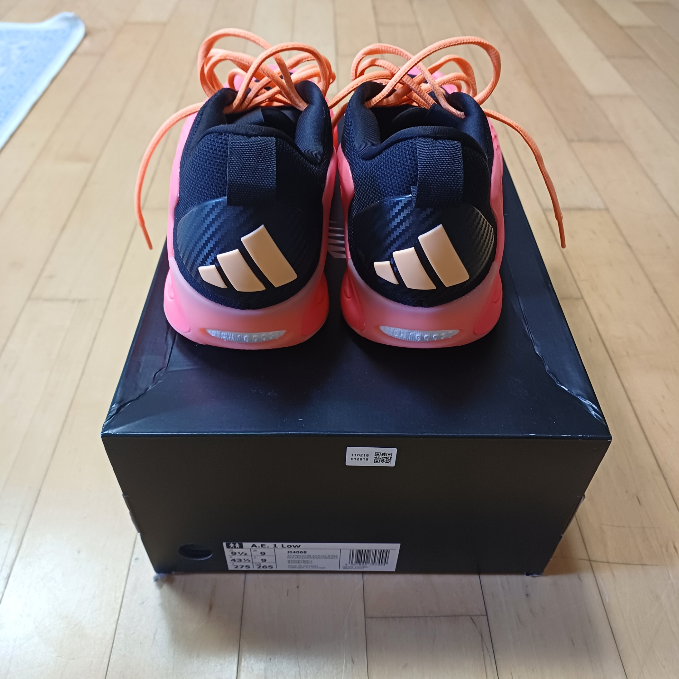 Adidas A.E. 1 Low Acid Red Core Black 착용 스타일 - 2