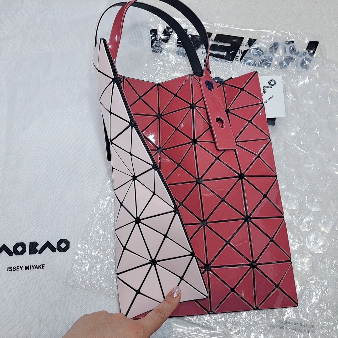 Bao Bao Issey Miyake Lucent W Tote Bag Pink Light Pink 착용 스타일 - 3