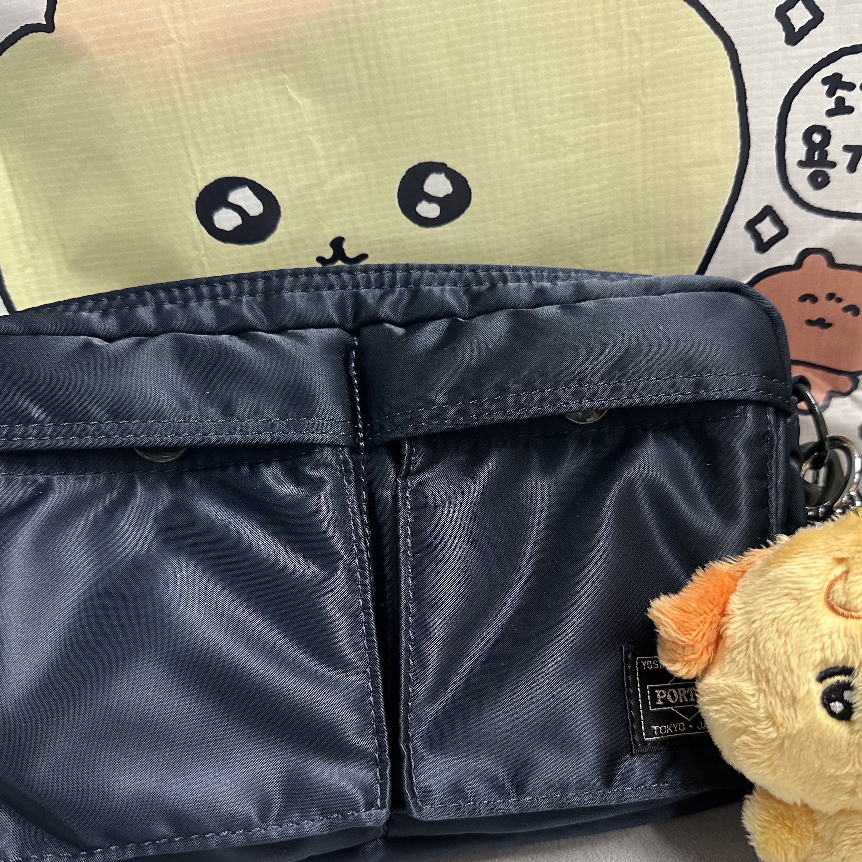 Porter Tanker Shoulder Bag Iron Blue 착용 스타일