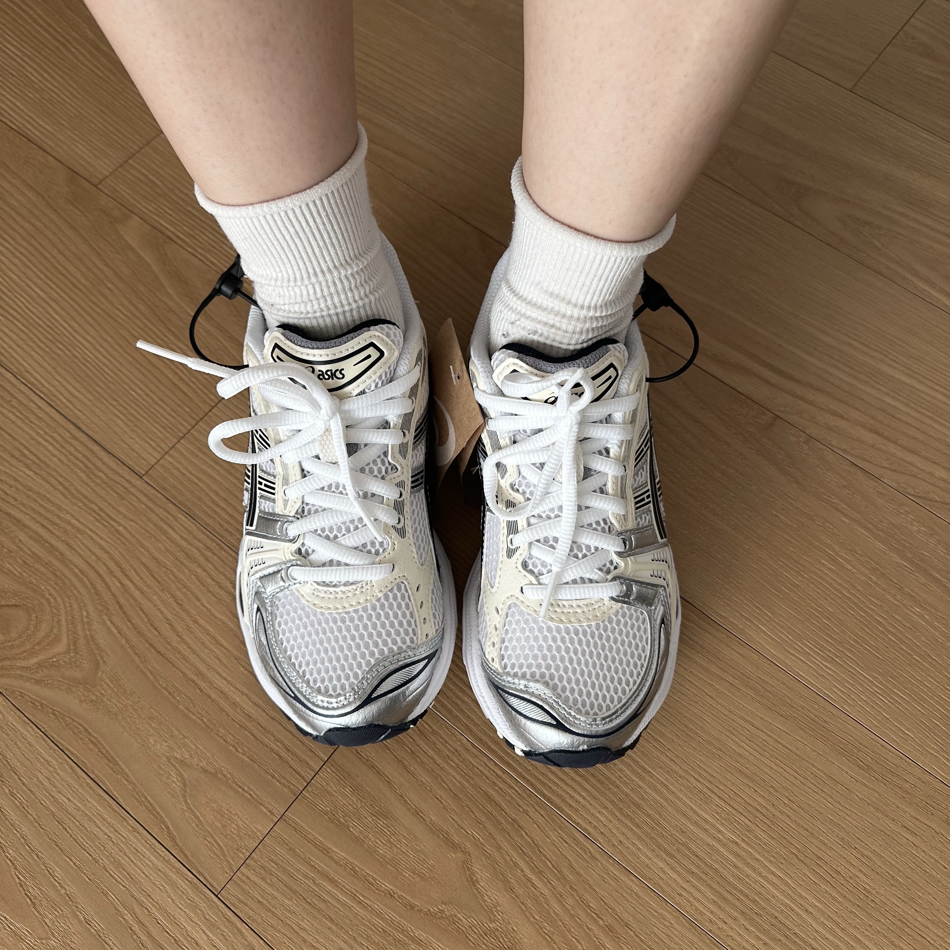 (W) Asics Gel-Kayano 14 White Midnight 착용 스타일