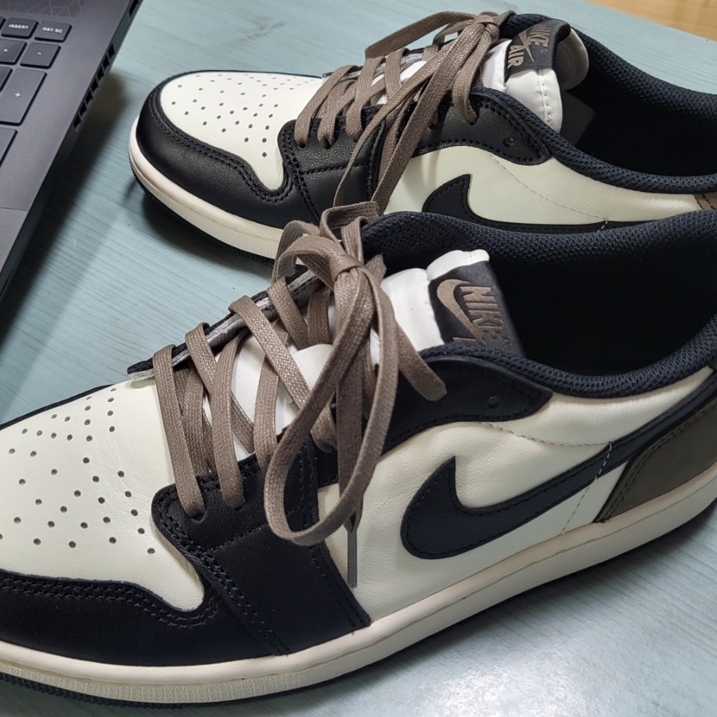 Jordan 1 Retro Low OG Mocha 착용 스타일 - 2