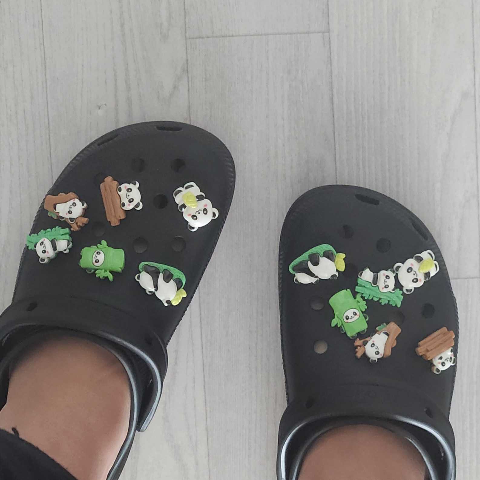 (W) Crocs Classic Platform Clog Black 착용 스타일