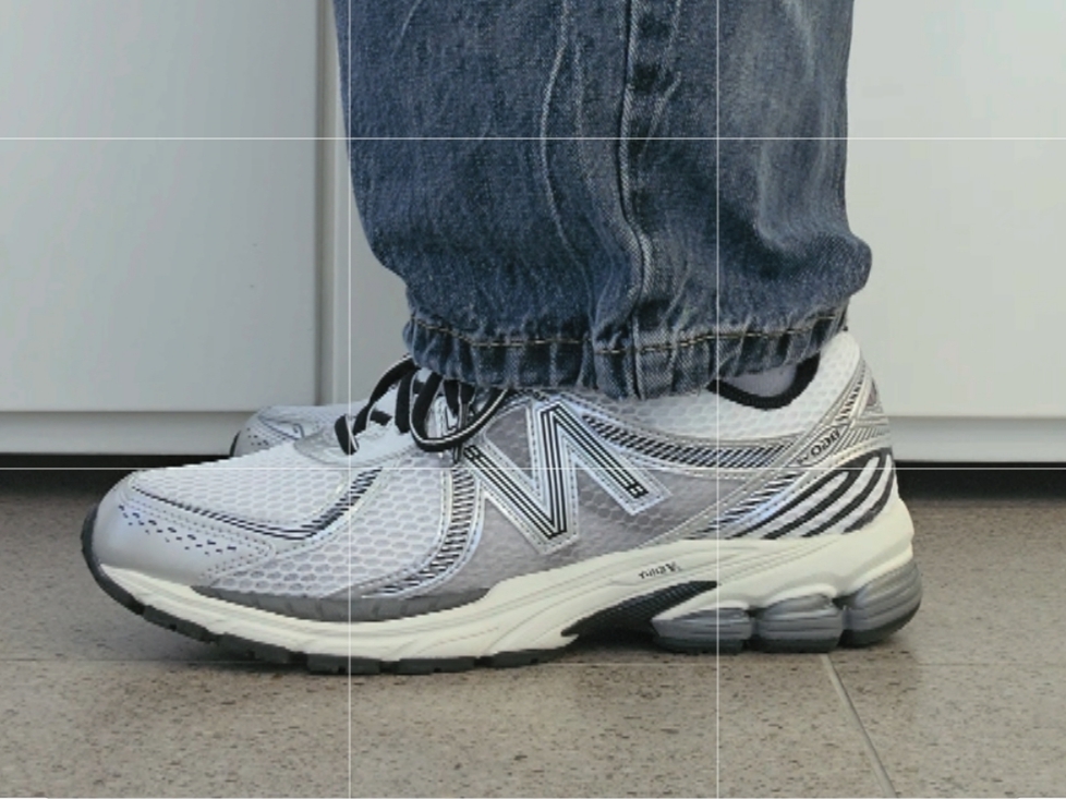 New Balance 860v2 Optic White 착용 스타일