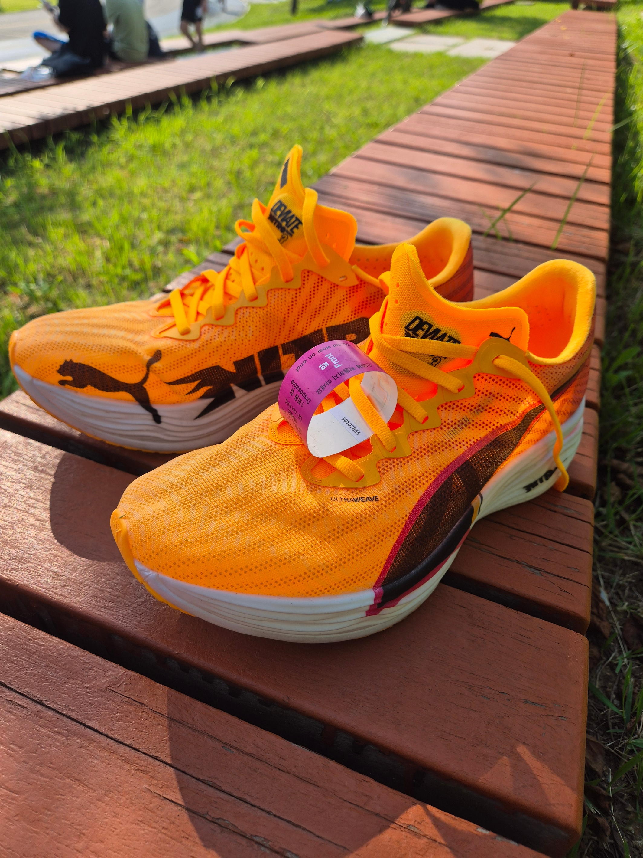 Puma Deviate Nitro Elite 3 Fire Sun Stream Sunset Glow 착용 스타일