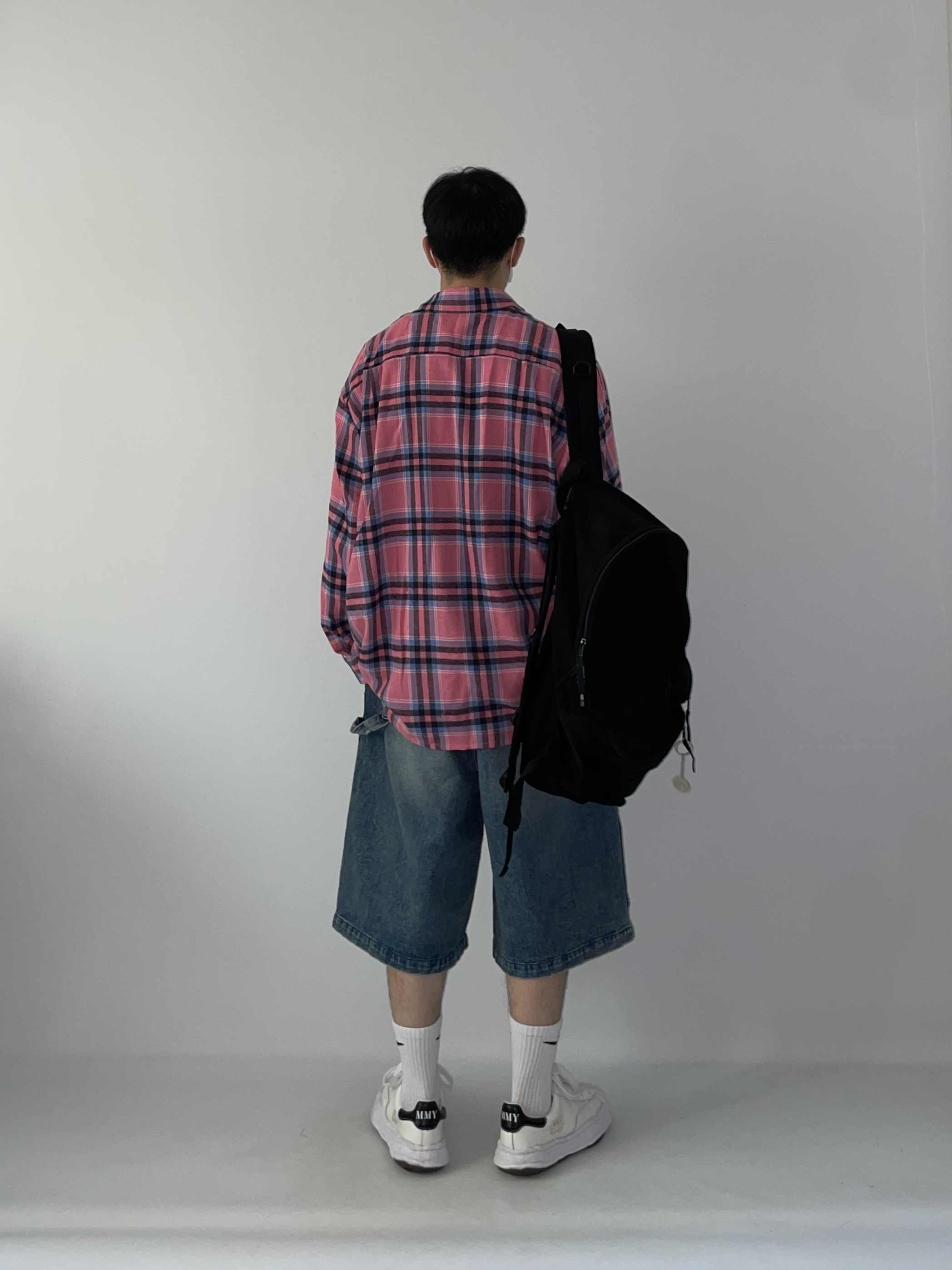 Maison Mihara Yasuhiro Blakey OG Sole Leather Low-top Sneakers White 착용 스타일 - 3