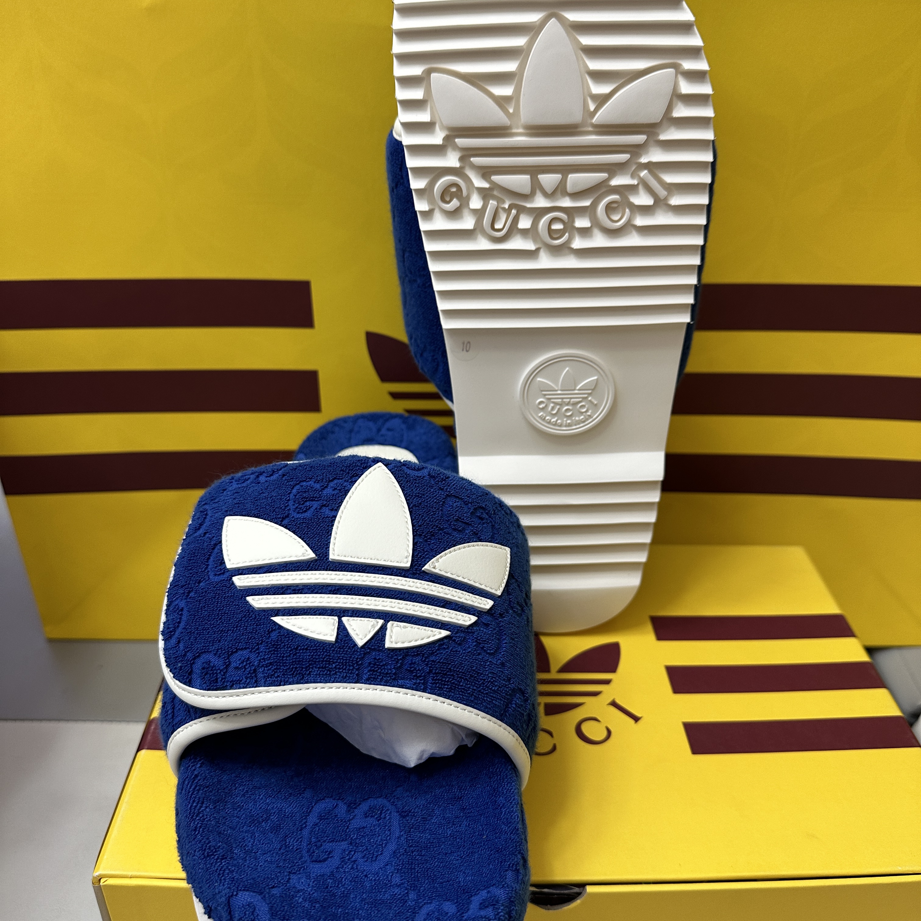 Gucci x Adidas GG Platform Sandal Blue 착용 스타일 - 1