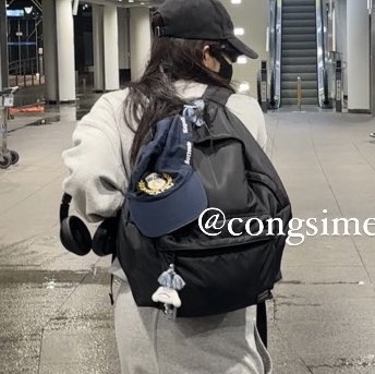 Porter x Comme des Garcons Backpack L Black 착용 스타일 - 3