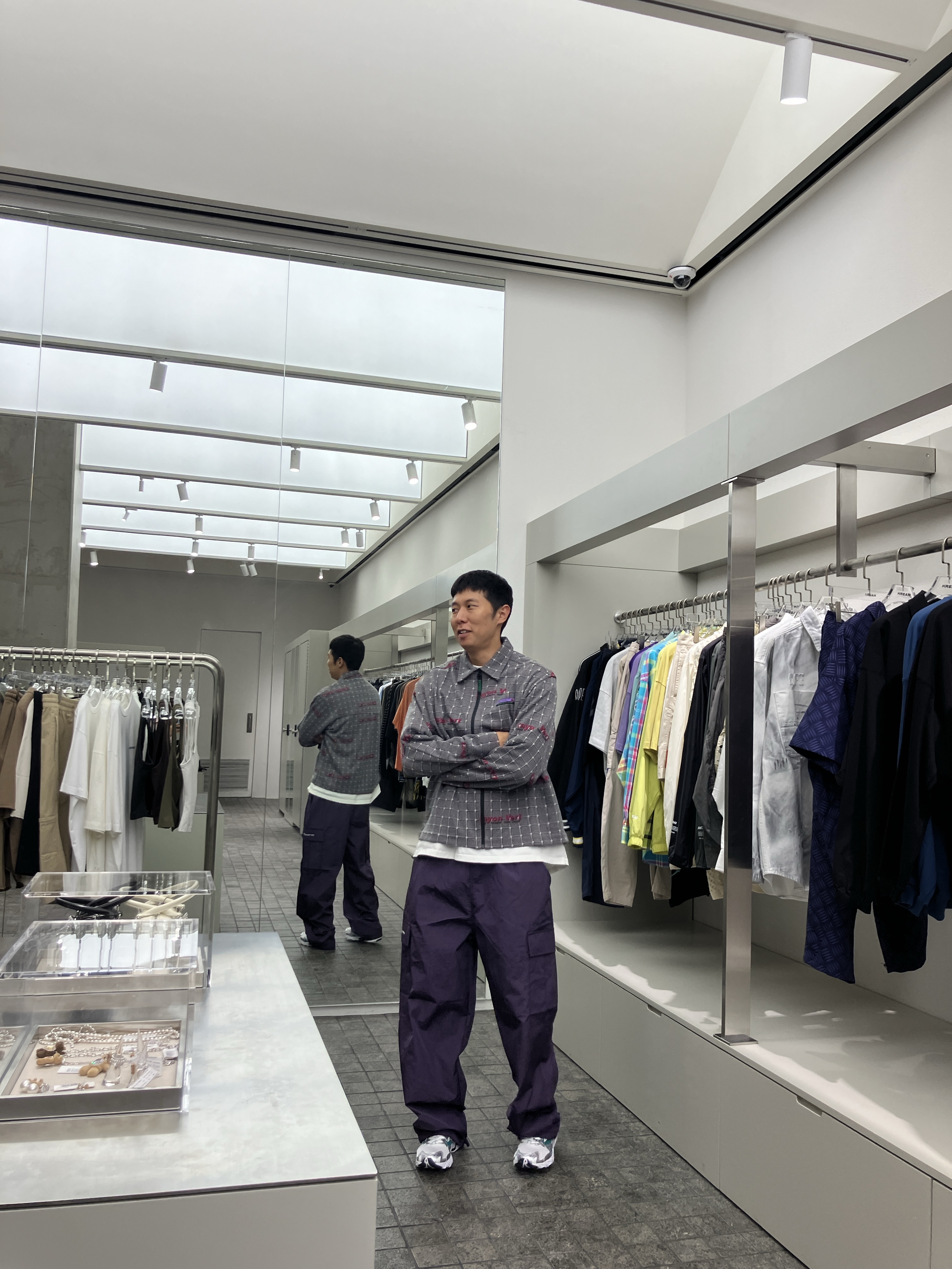Rayon Vert Hazardous LS Shirt Hazardous Grid - 24FW, Pop Trading Company Cargo Track Pants Mysterioso - 24FW 착용 스타일 - 1