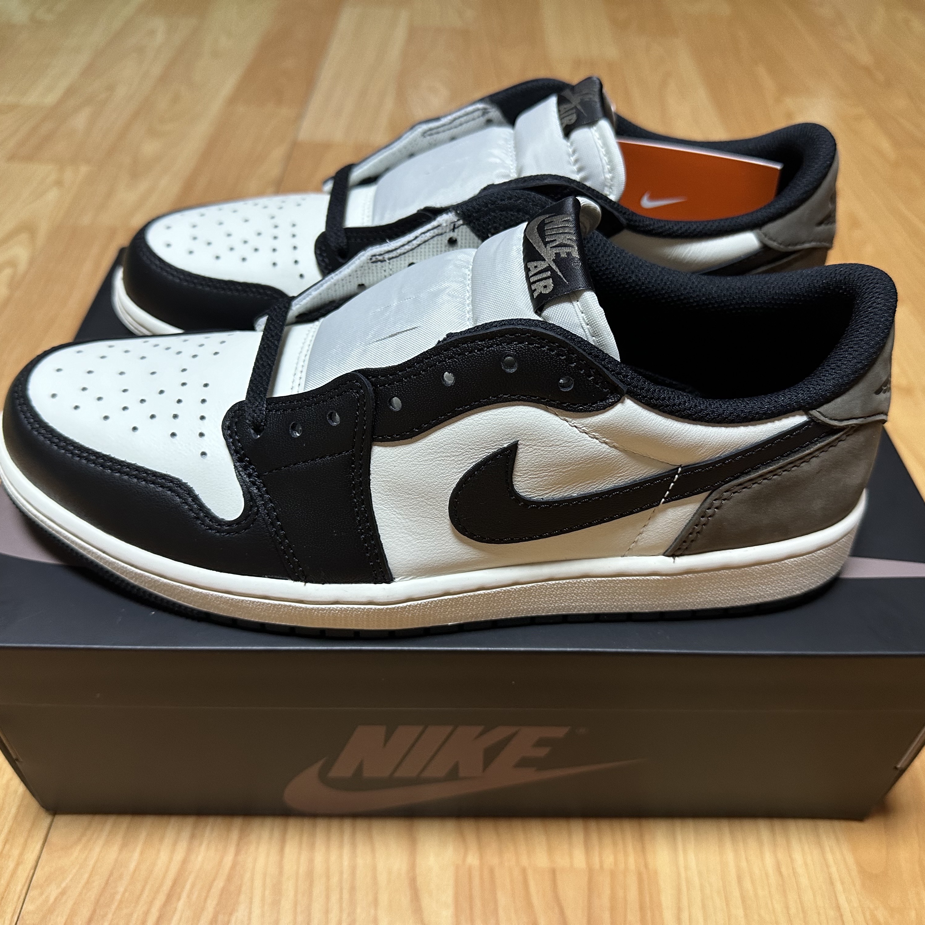 Jordan 1 Retro Low OG Mocha 착용 스타일