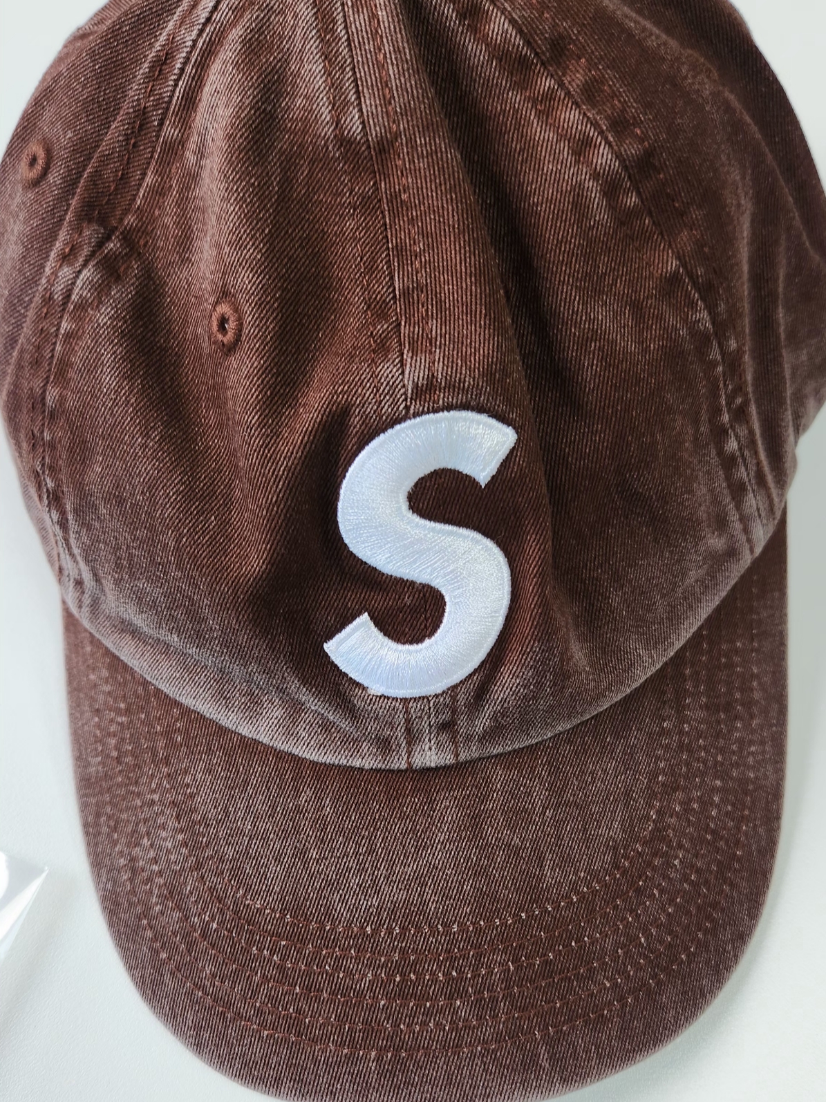 Supreme Pigment Print S Logo 6-Panel Brown - 23FW 착용 스타일 - 1