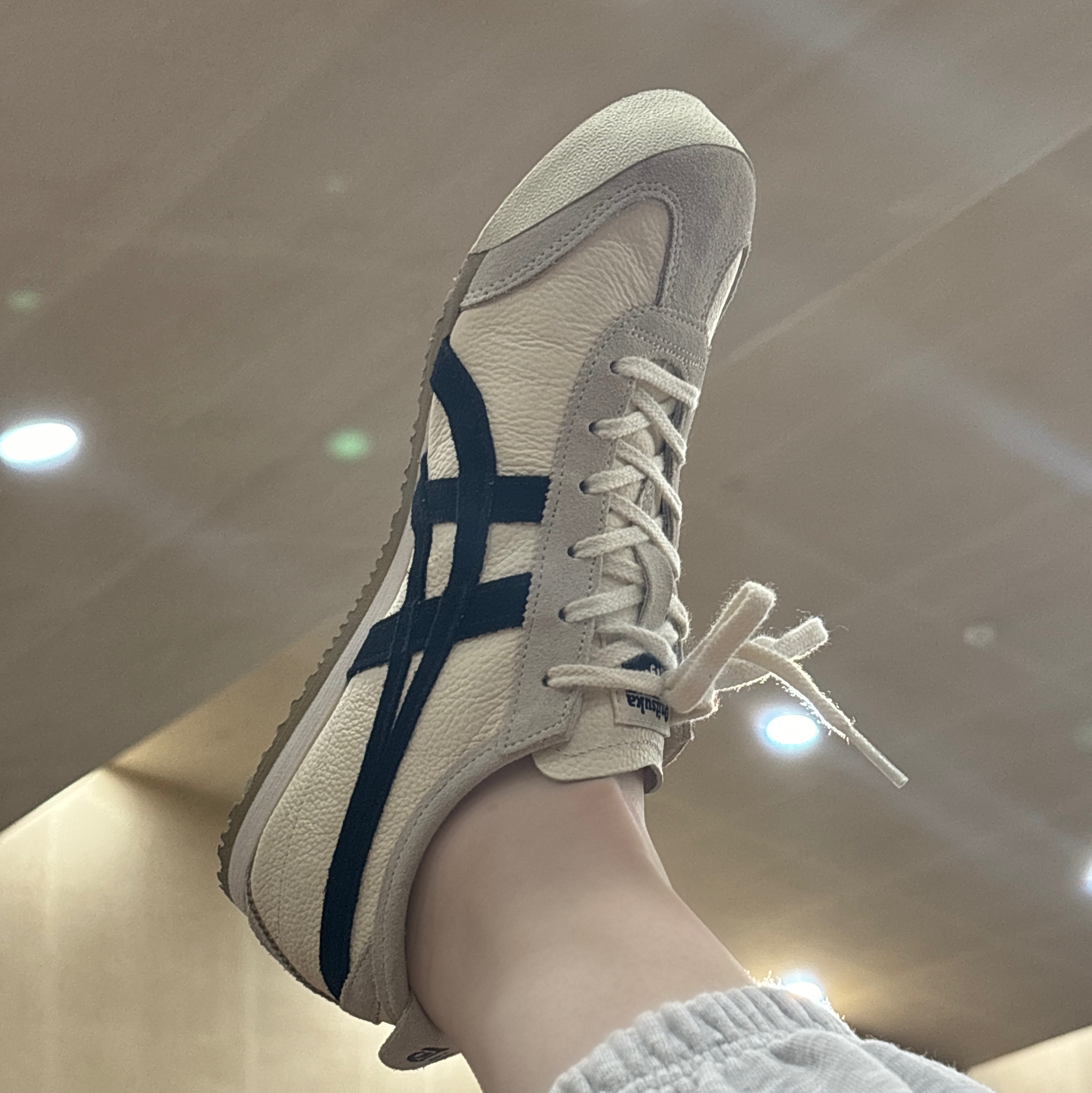 Onitsuka Tiger Mexico 66 Vintage White Black 착용 스타일