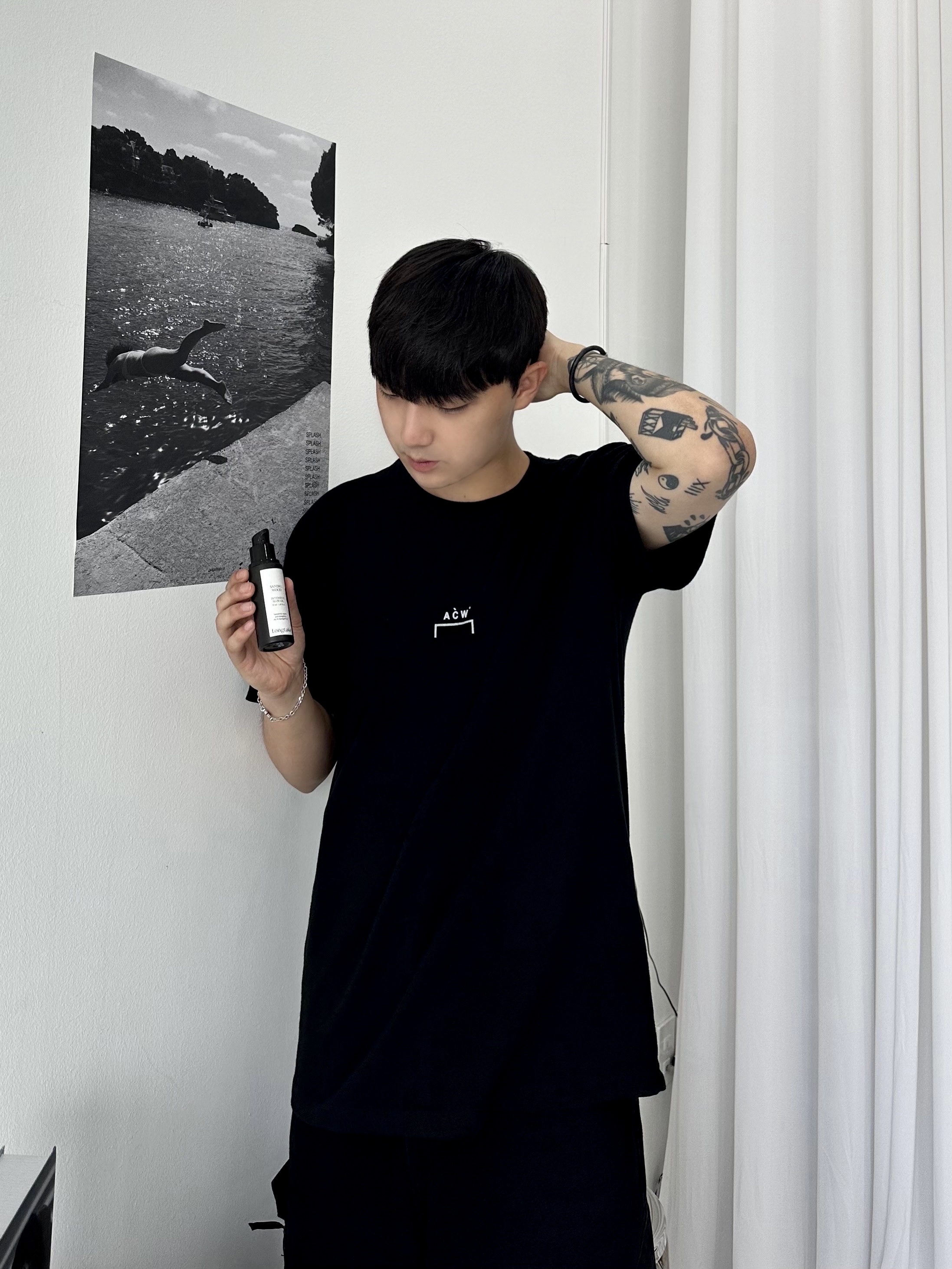 A Cold Wall Crew Neck T-Shirt Black 착용 스타일 - 2