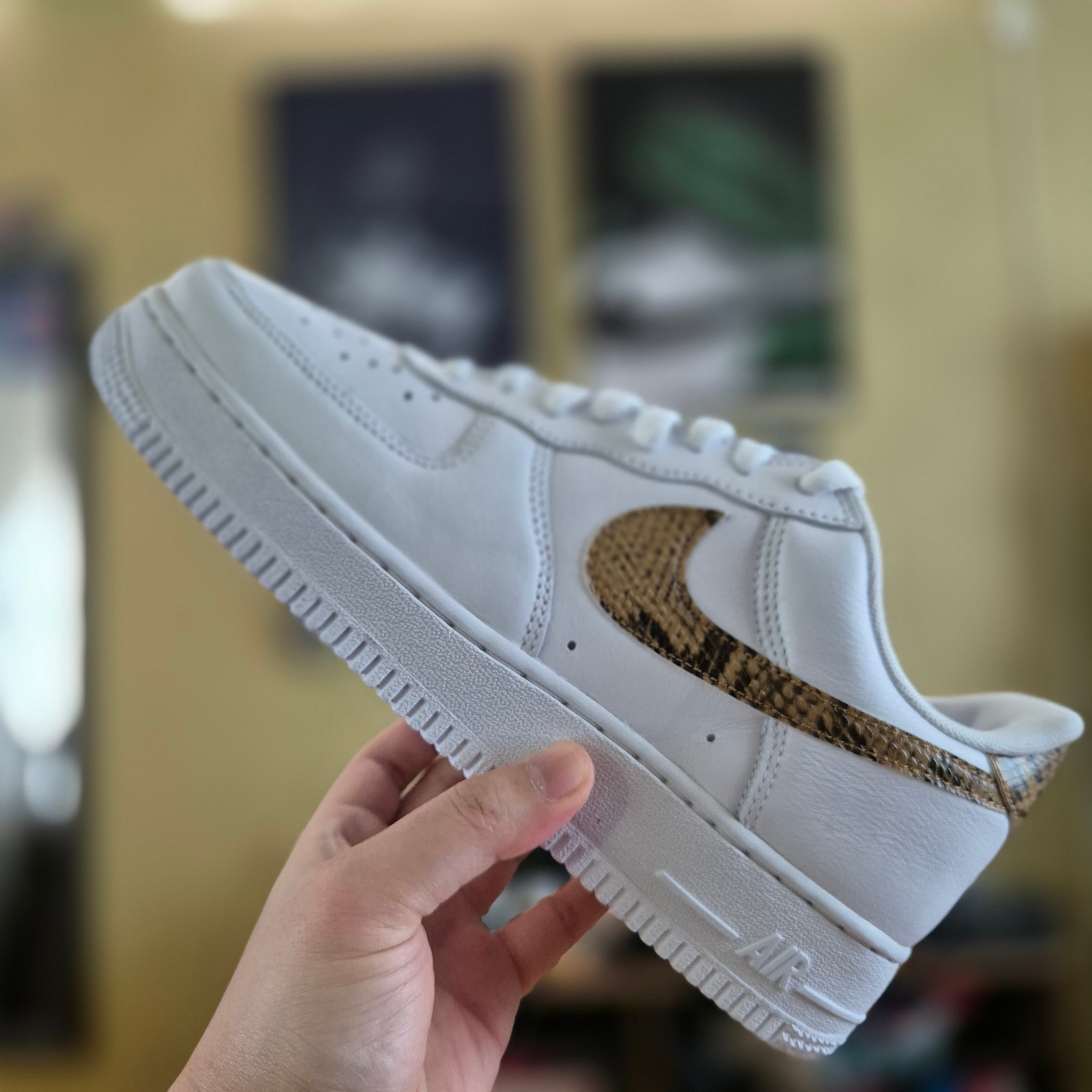 Nike Air Force 1 Low Retro PRM QS Ivory Snake 2024 착용 스타일