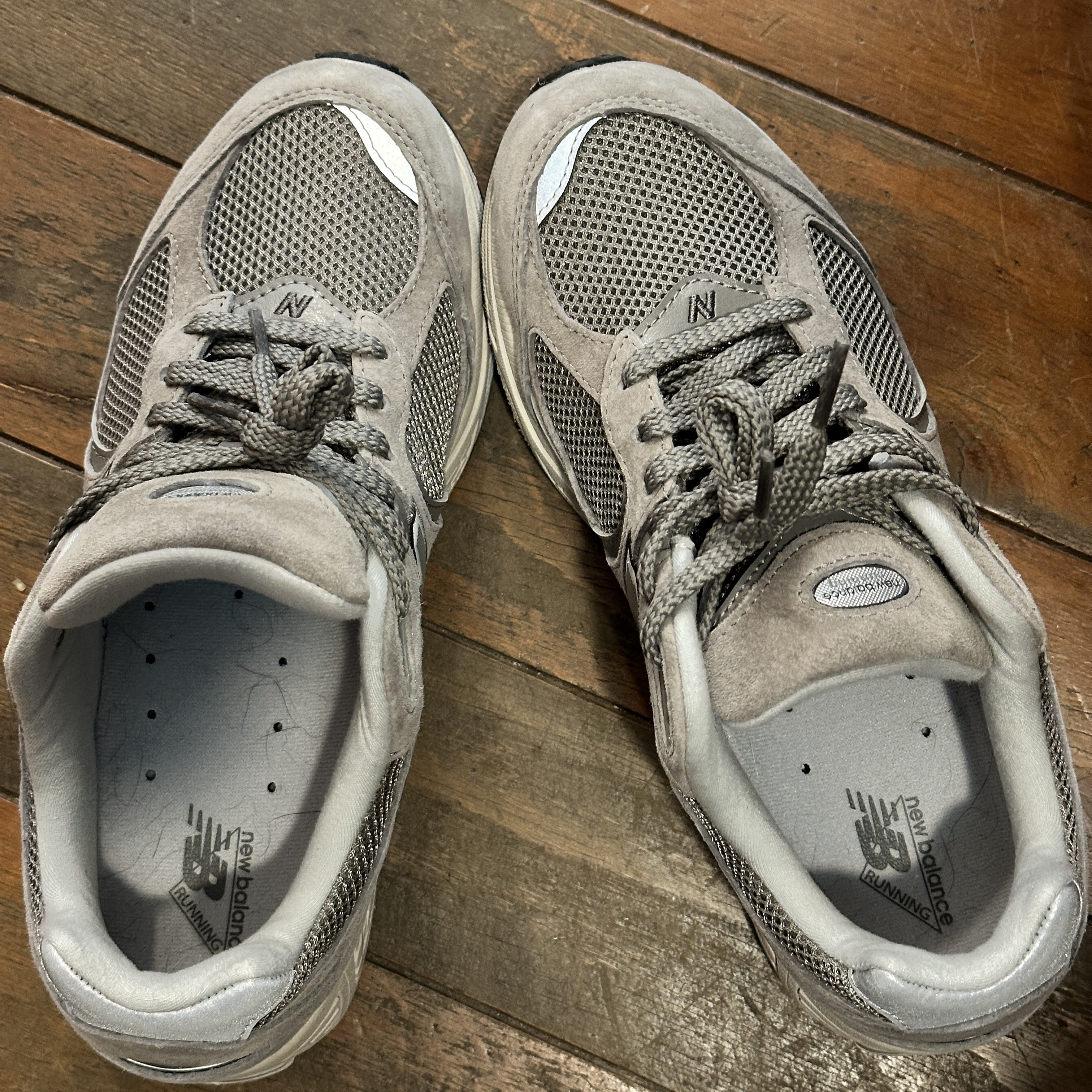 New Balance 2002R Grey 착용 스타일