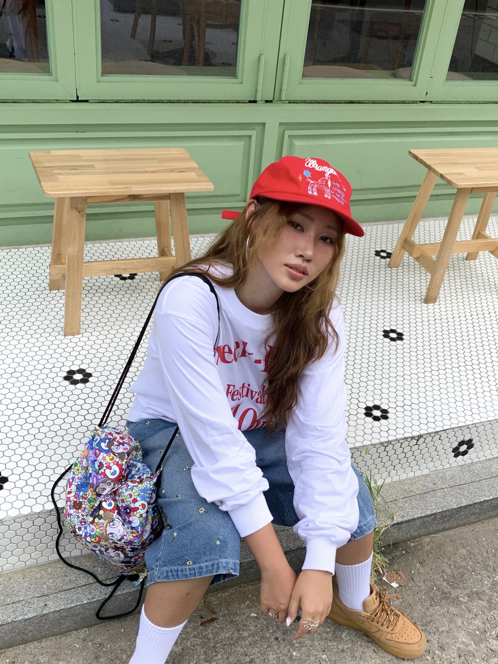 NewJeans Supernatural NJ x Murakami Drawstring Bag Ver., (W) Nike Air Force 1 '07 WB Flax Wheat 착용 스타일 - 9