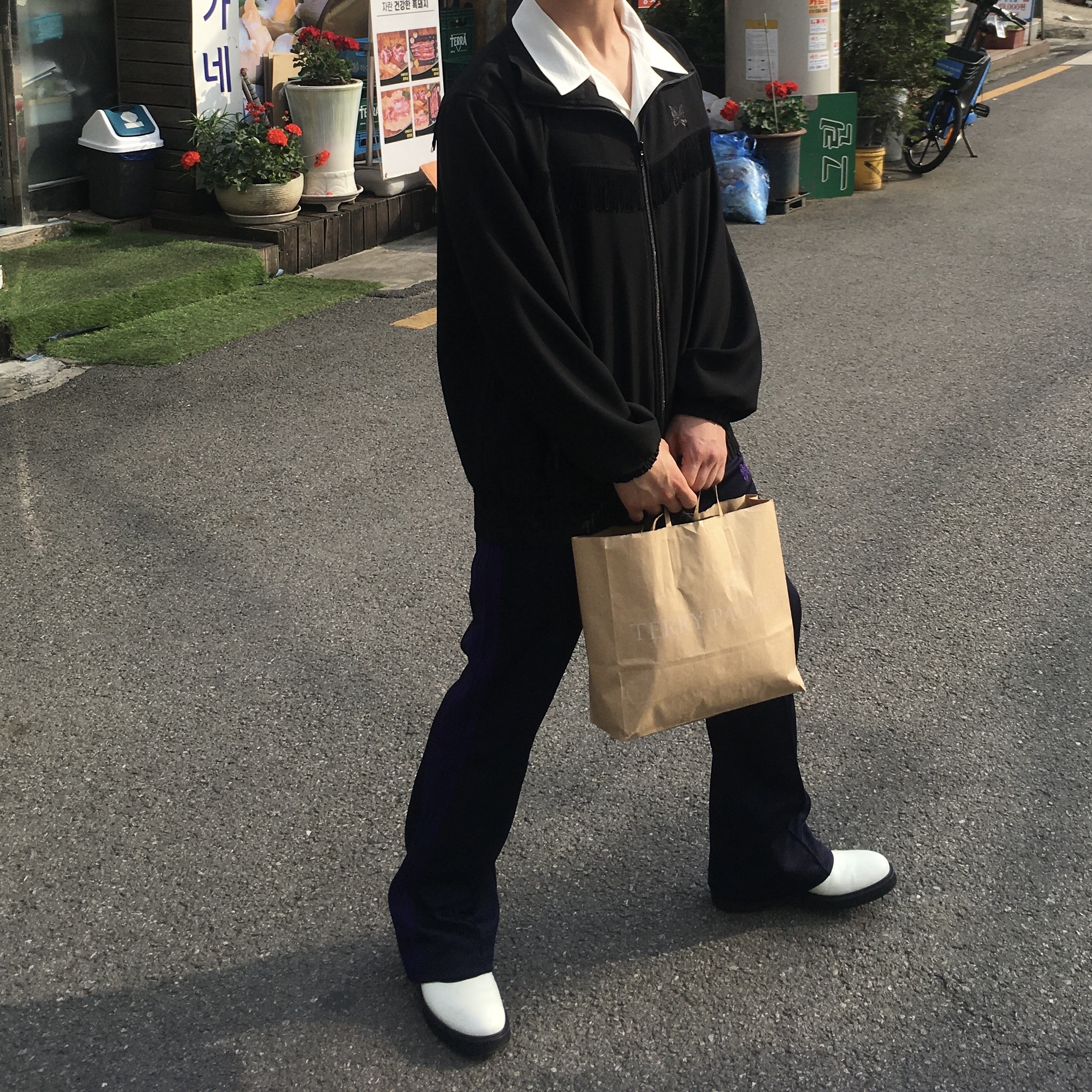 Needles Fringe Track Jacket Poly Kersey Black 착용 스타일
