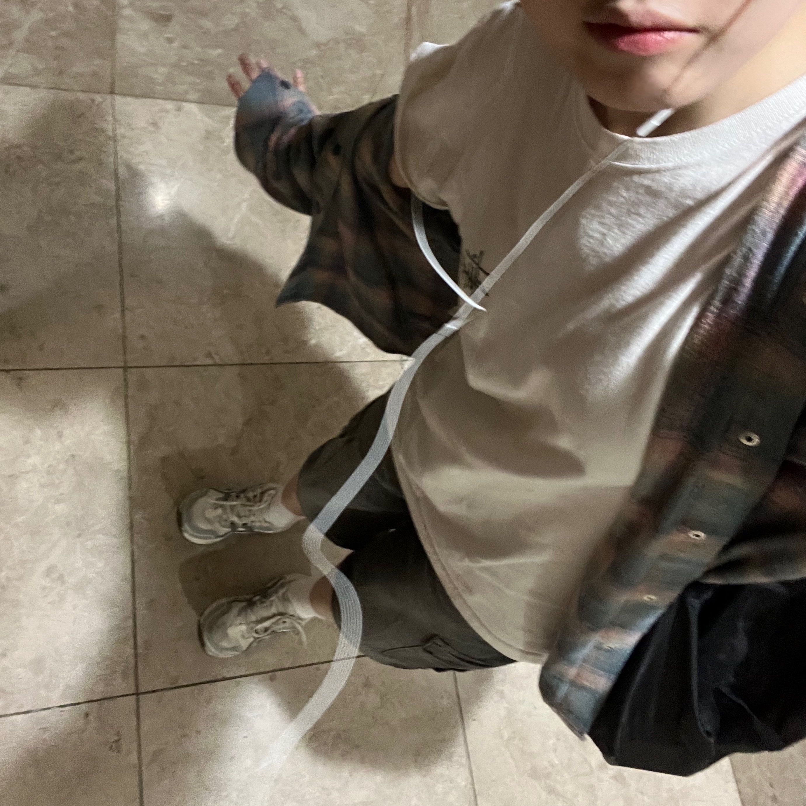 Asics Gel-1090 Blue Grey, Stussy Basic Stussy T-Shirt White 2023 착용 스타일 - 2