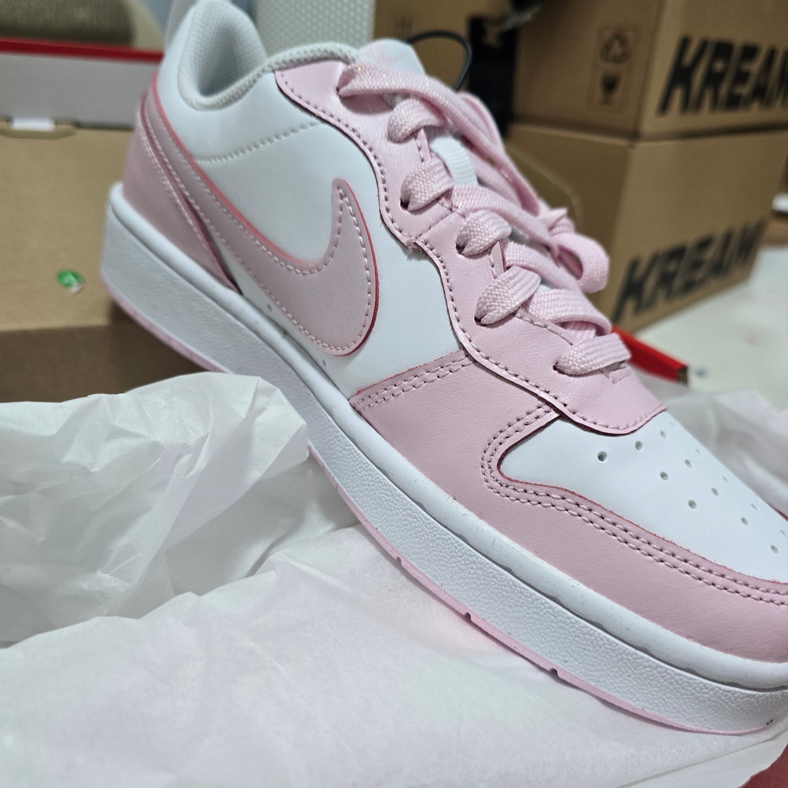 (GS) Nike Court Borough 2 SE White Pink Foam 착용 스타일 - 4