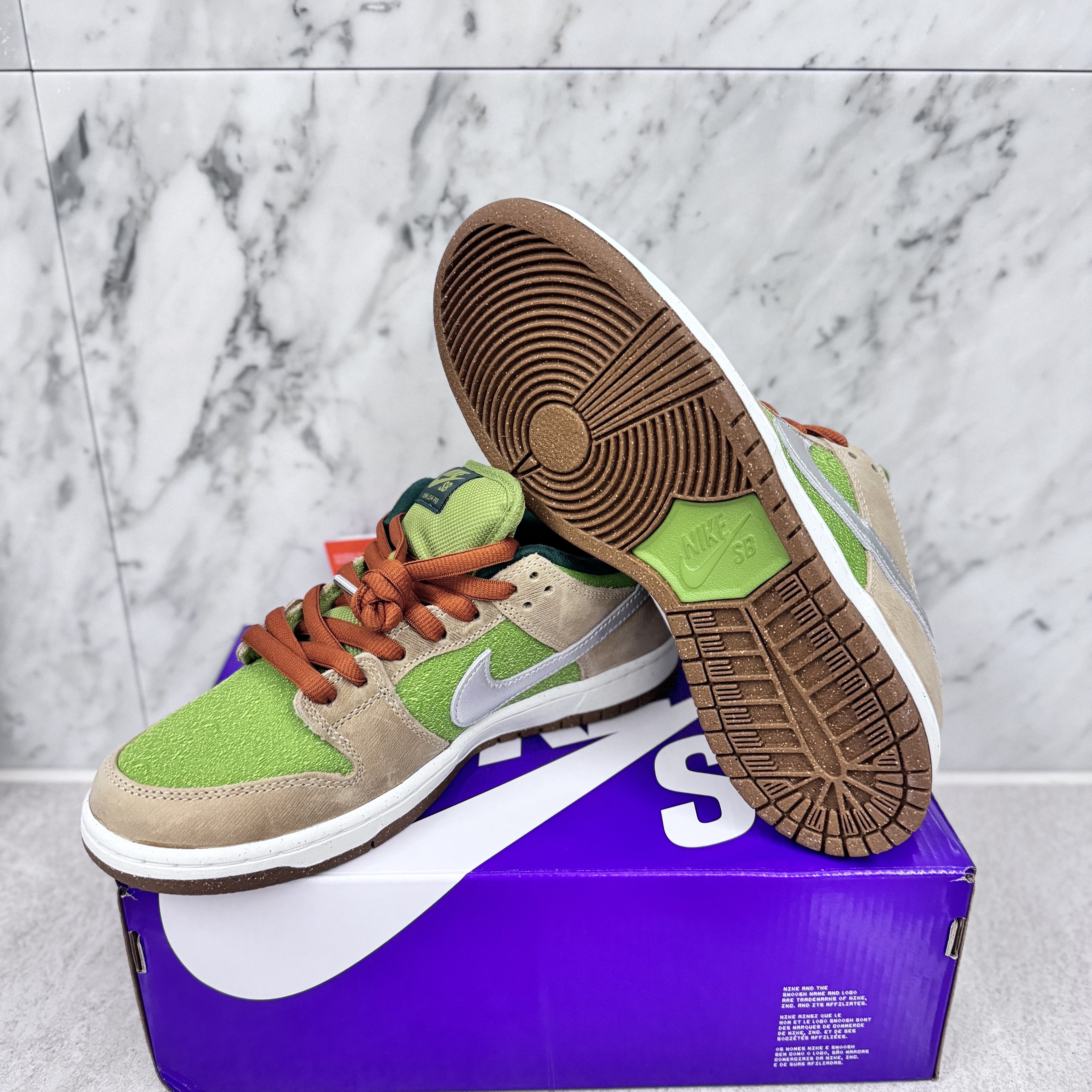 Nike SB Dunk Low Pro Sesame and Pear 착용 스타일 - 1