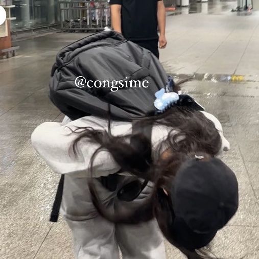 Porter x Comme des Garcons Backpack L Black 착용 스타일 - 2