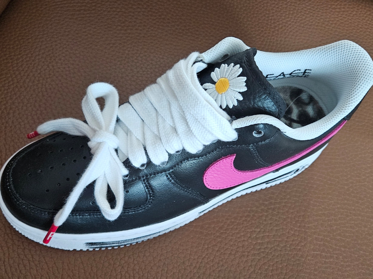 Nike x Peaceminusone Air Force 1 Low Para-Noise 3.0 Black and Multicolor 착용 스타일