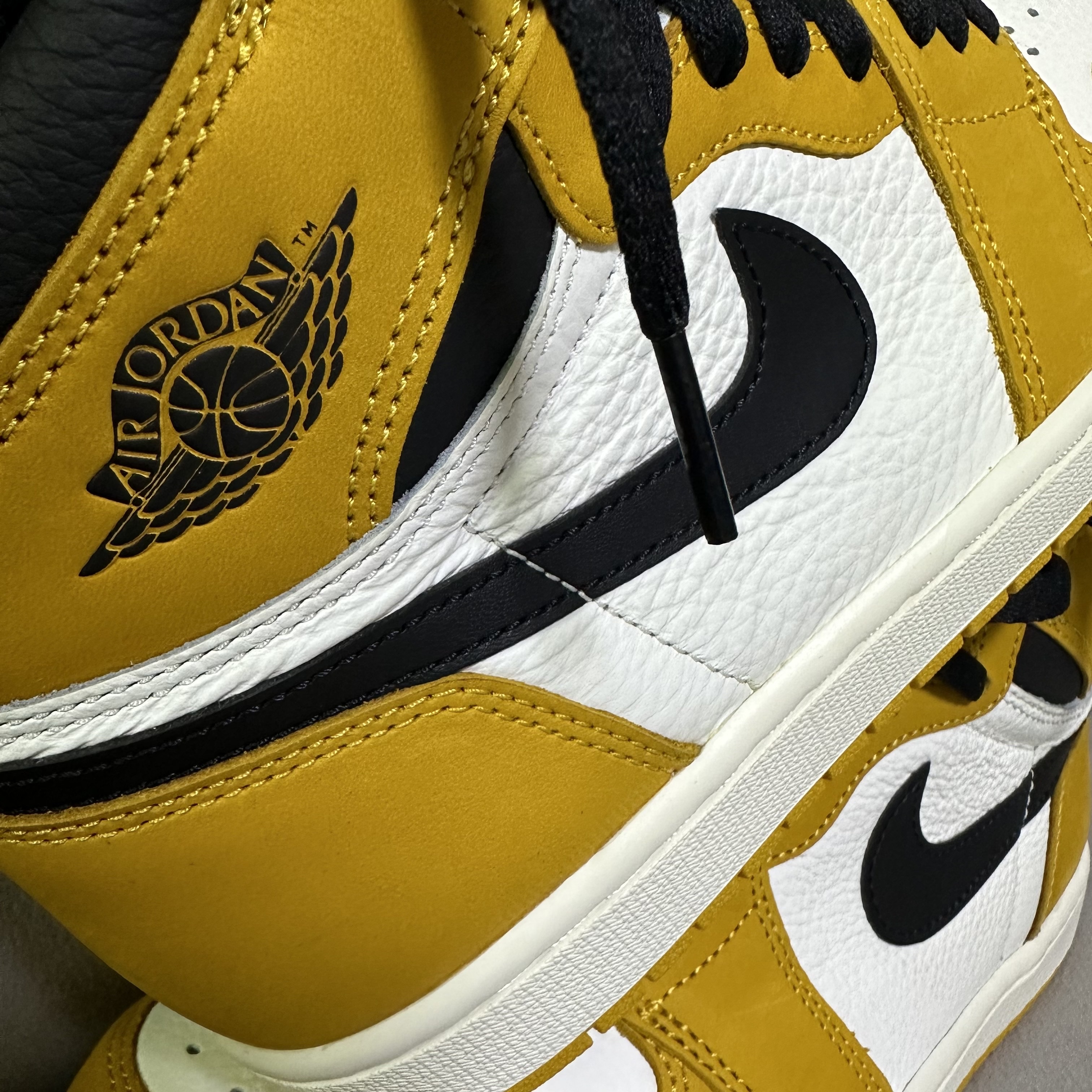 Jordan 1 Retro High OG Yellow Ochre 착용 스타일 - 2