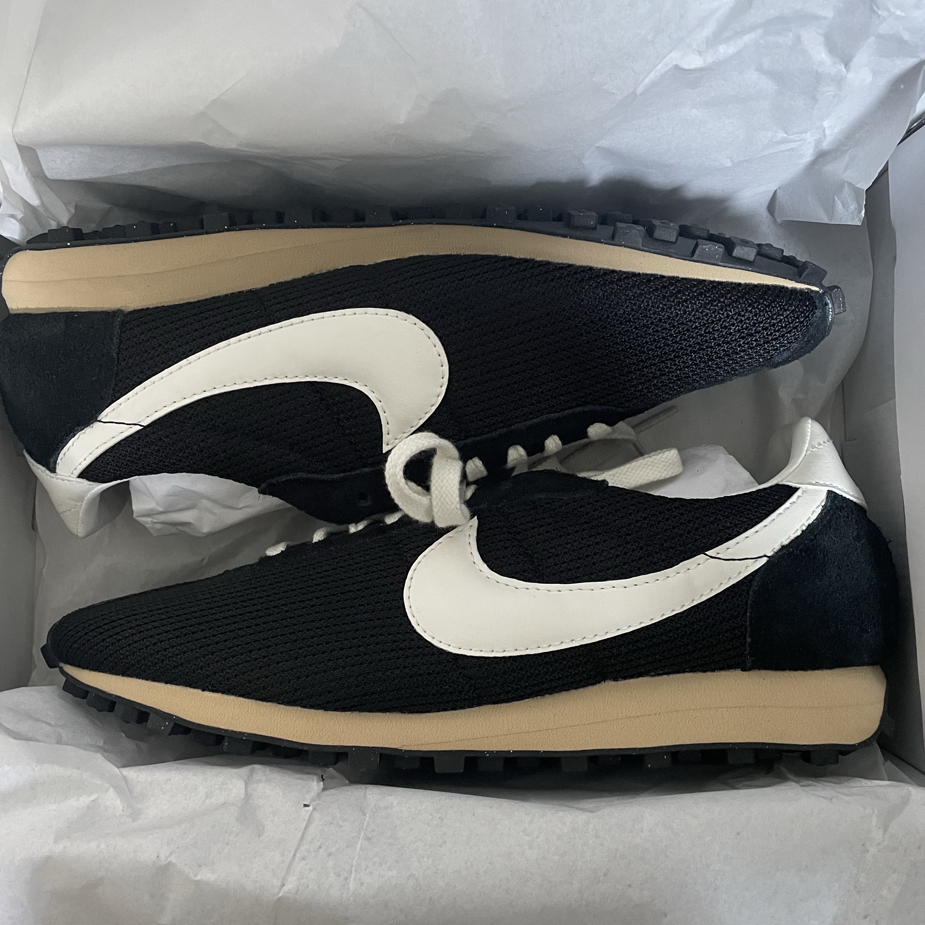 Nike LD-1000 SP Black and Sail 착용 스타일