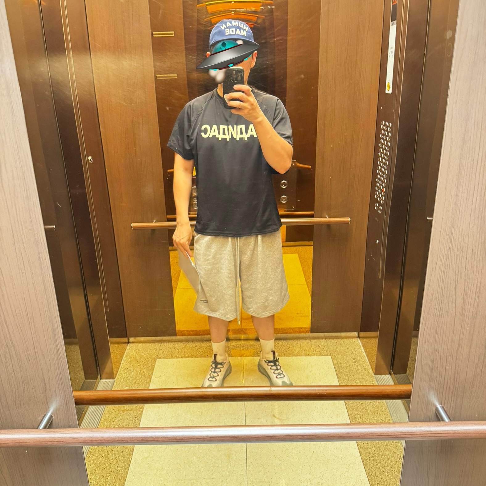 Nike ACG Mountain Fly 2 Low Gore-Tex Phantom Dark Smoke Grey, Yeezy x Gosha Rubchinskiy YZY Jersey Black 착용 스타일