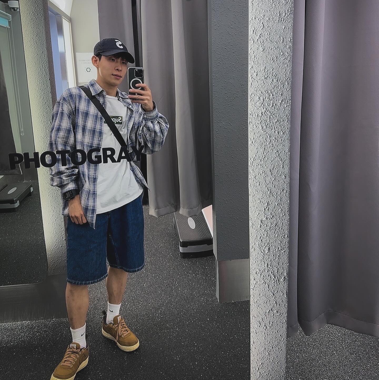 Nike x Carhartt WIP Air Force 1 Low Ale Brown, Supreme x Nike Denim Short Indigo - 24SS 착용 스타일
