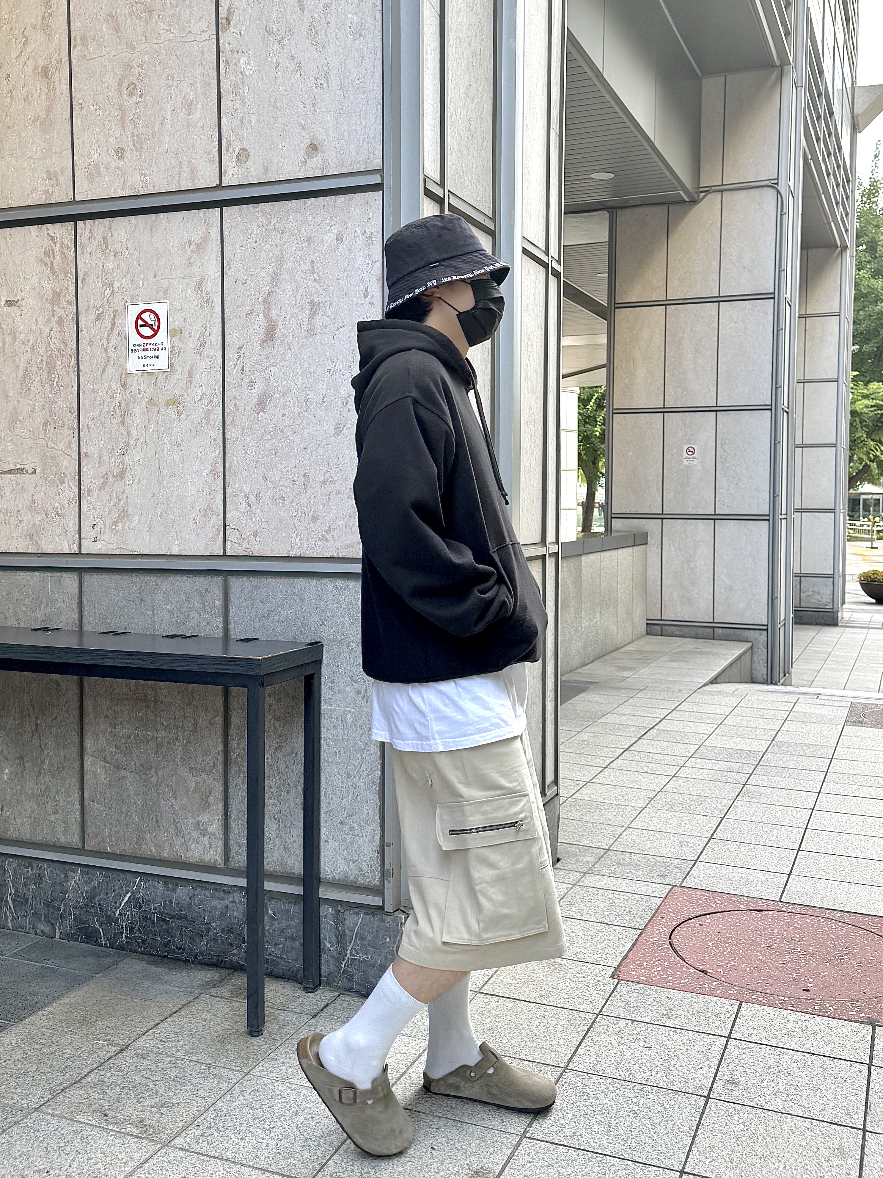 Supreme Embroidered Brim Crusher Black - 23SS, Birkenstock Boston Soft Footbed Taupe - Regular 착용 스타일