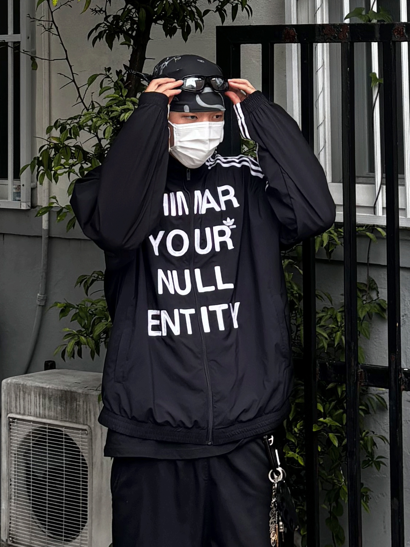 (W) Adidas Adilenium Season 2 Oversized Zip Track Top Gender Neutral Black - KR Sizing, Wapworks Office Back Slit Pants Black 착용 스타일 - 3
