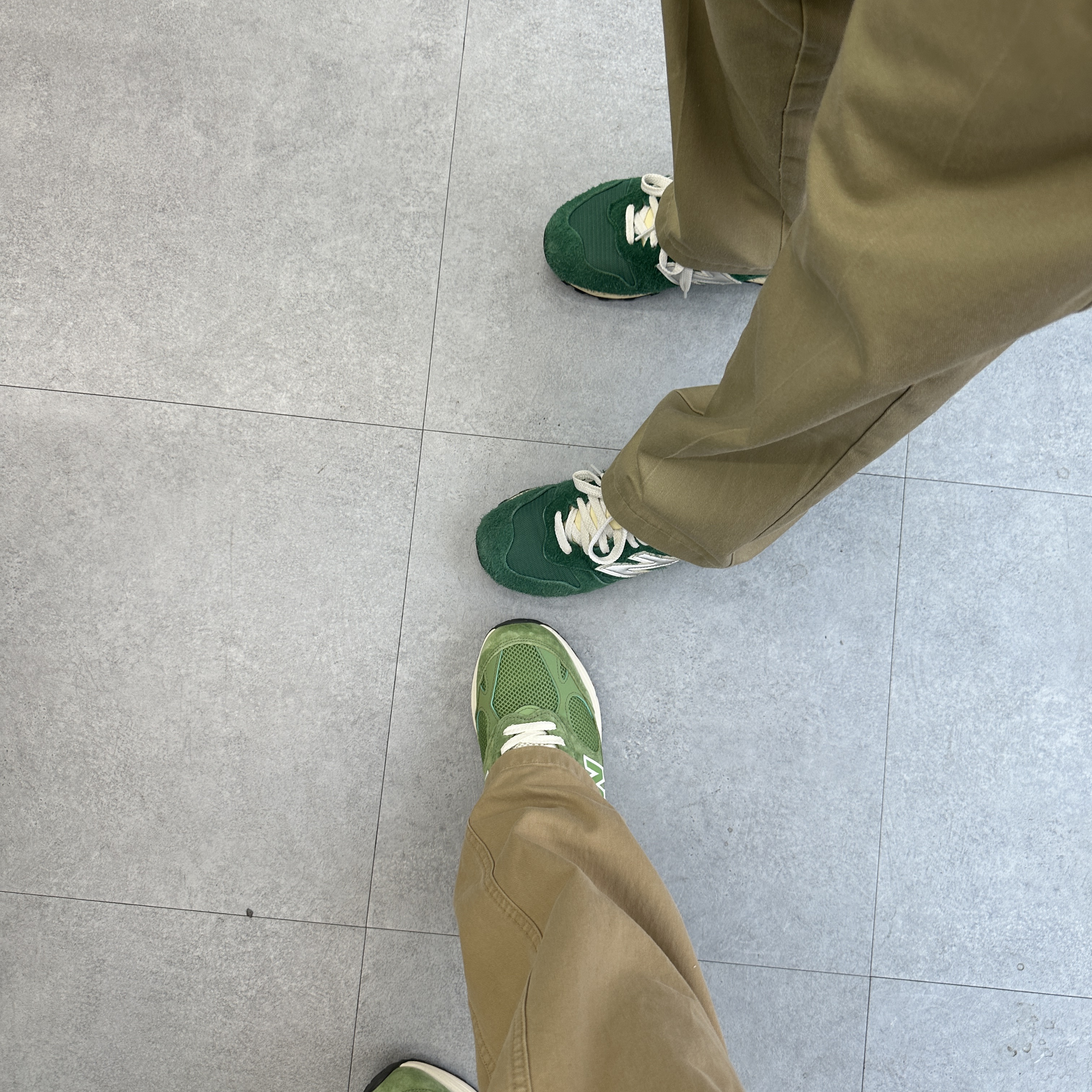 New Balance 993 Made in USA Chive Sea Salt 착용 스타일