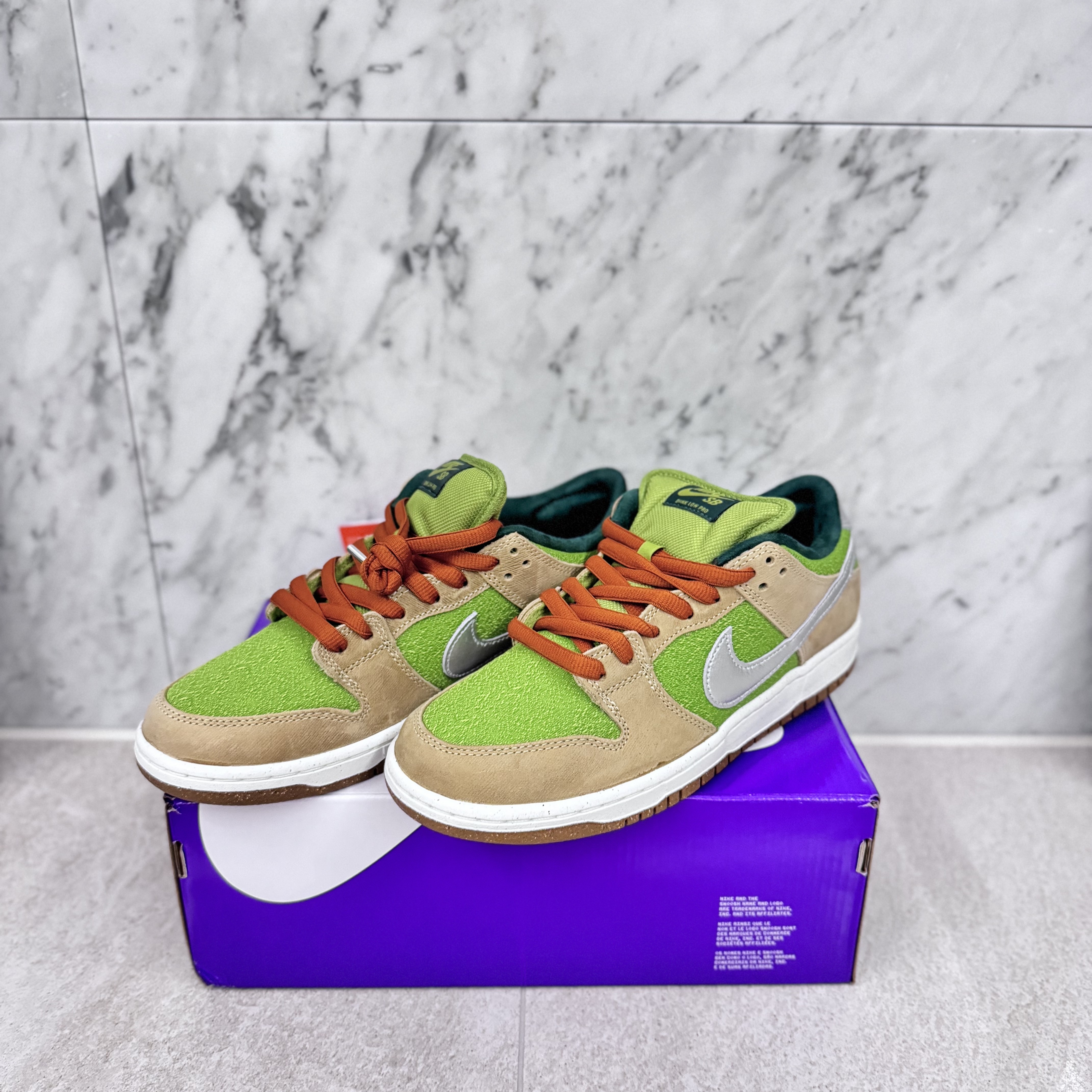 Nike SB Dunk Low Pro Sesame and Pear 착용 스타일 - 2