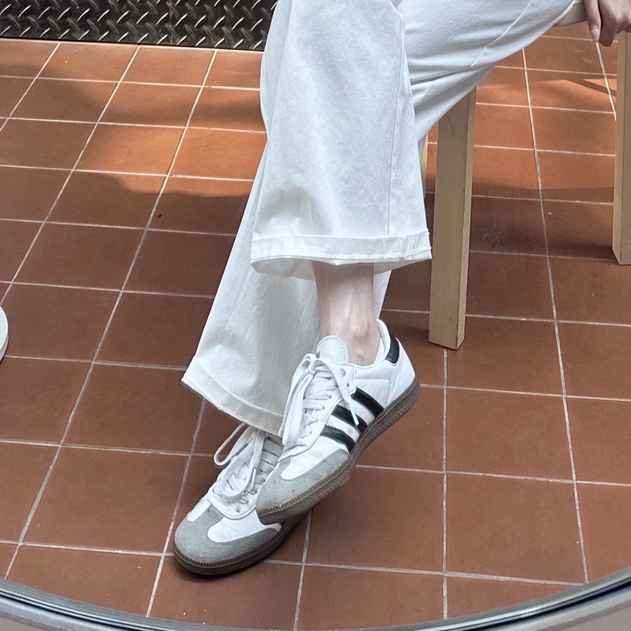 Adidas Samba Vegan White Black 착용 스타일
