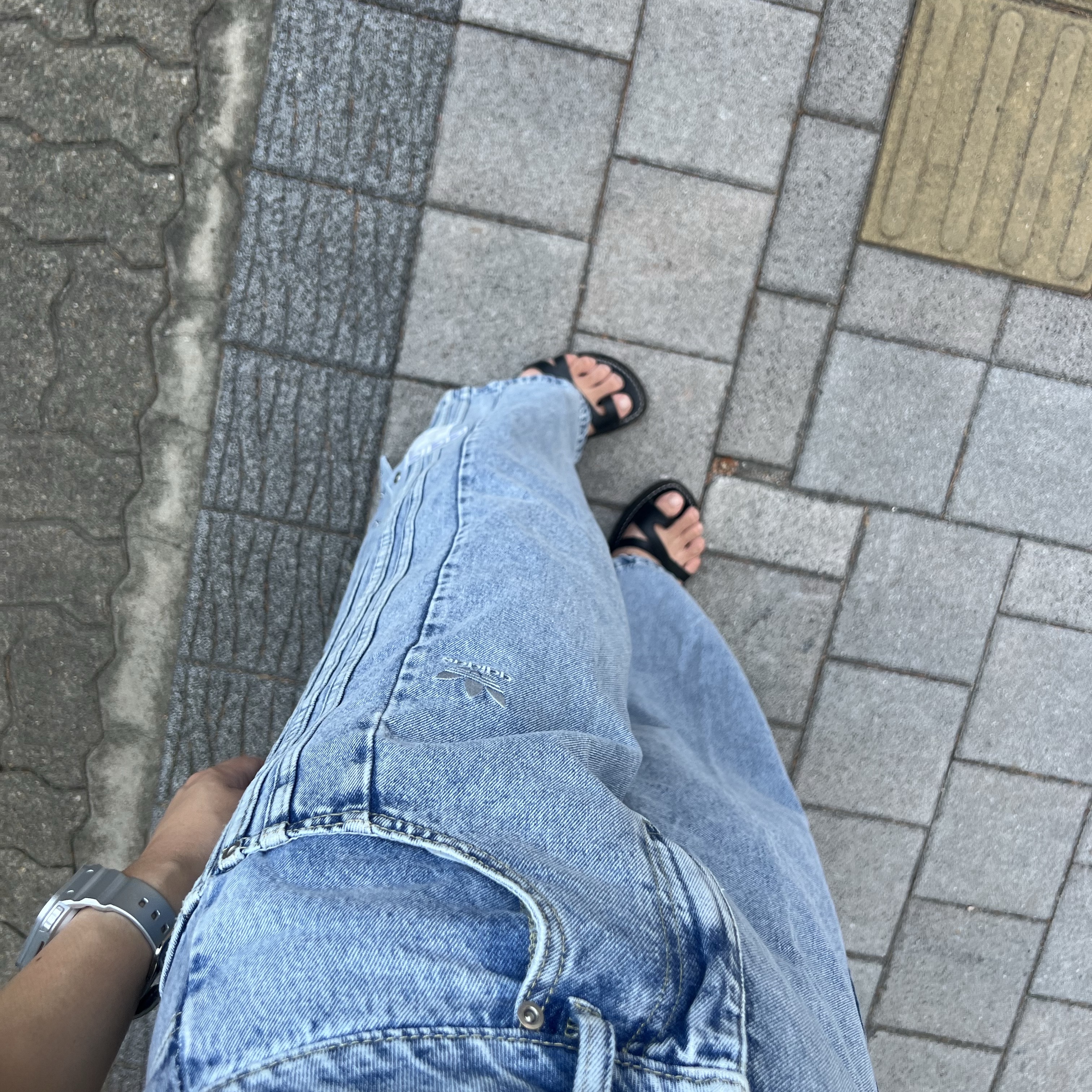 (W) Adidas Adibreak Denim Pants Blue - KR sizing 착용 스타일