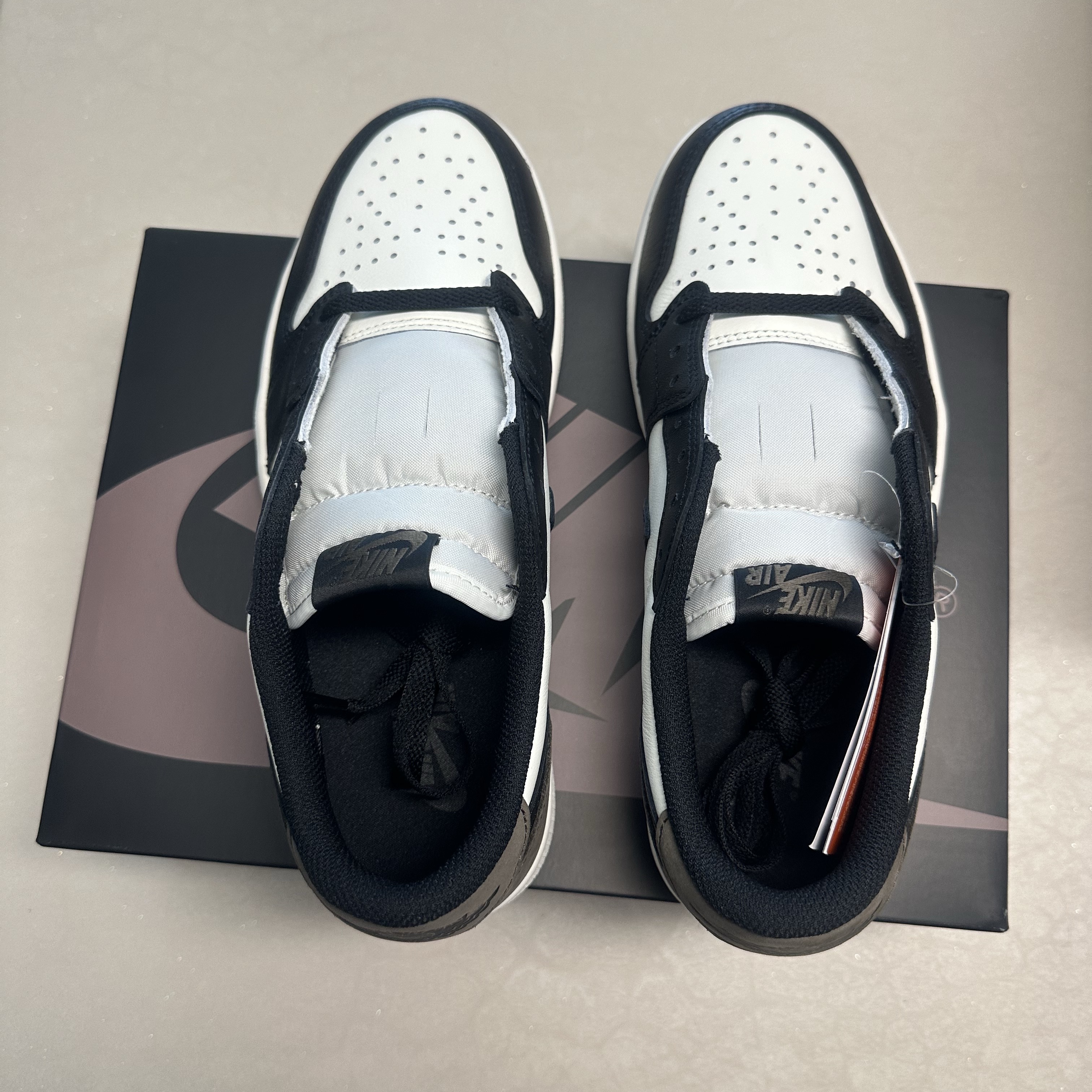 Jordan 1 Retro Low OG Mocha 착용 스타일 - 4