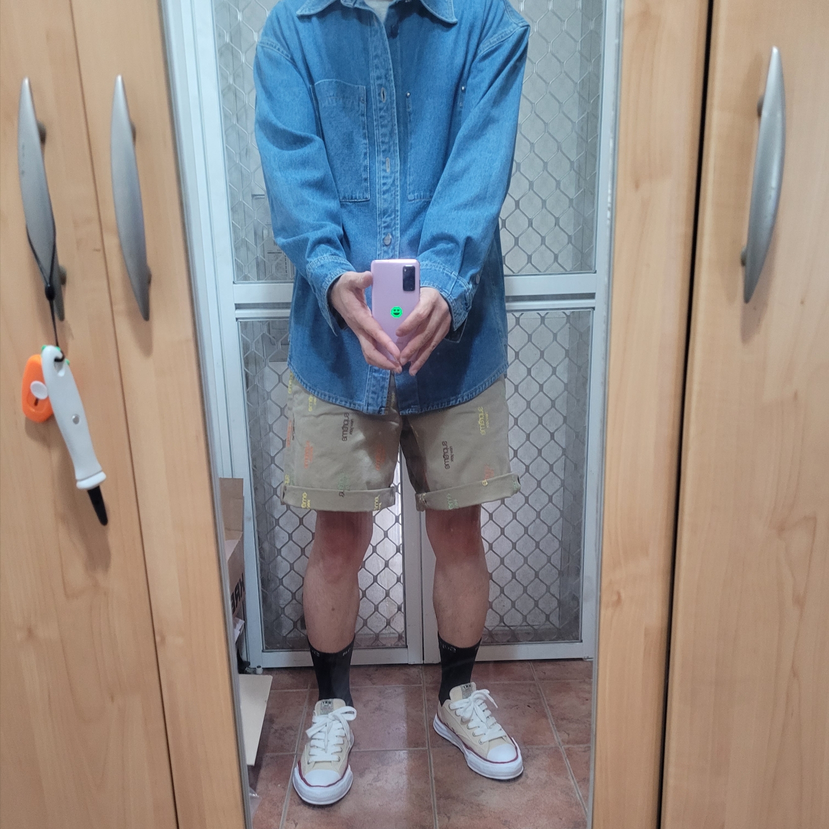 Wooyoungmi Flower Print Denim Shirt Blue - 24SS, Supreme Classic Logo Chino Shorts Tan - 23SS 착용 스타일