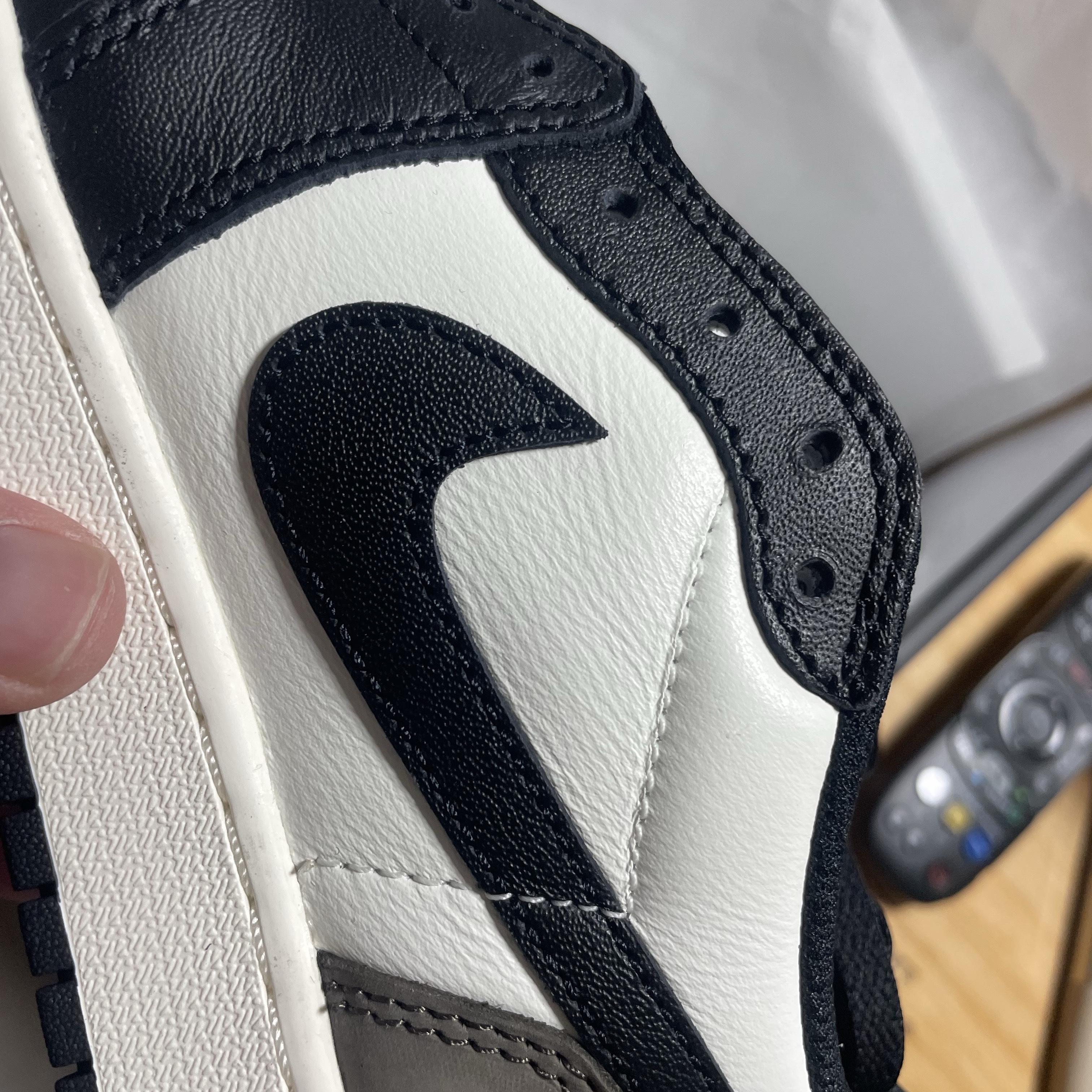 Jordan 1 Retro Low OG Mocha 착용 스타일