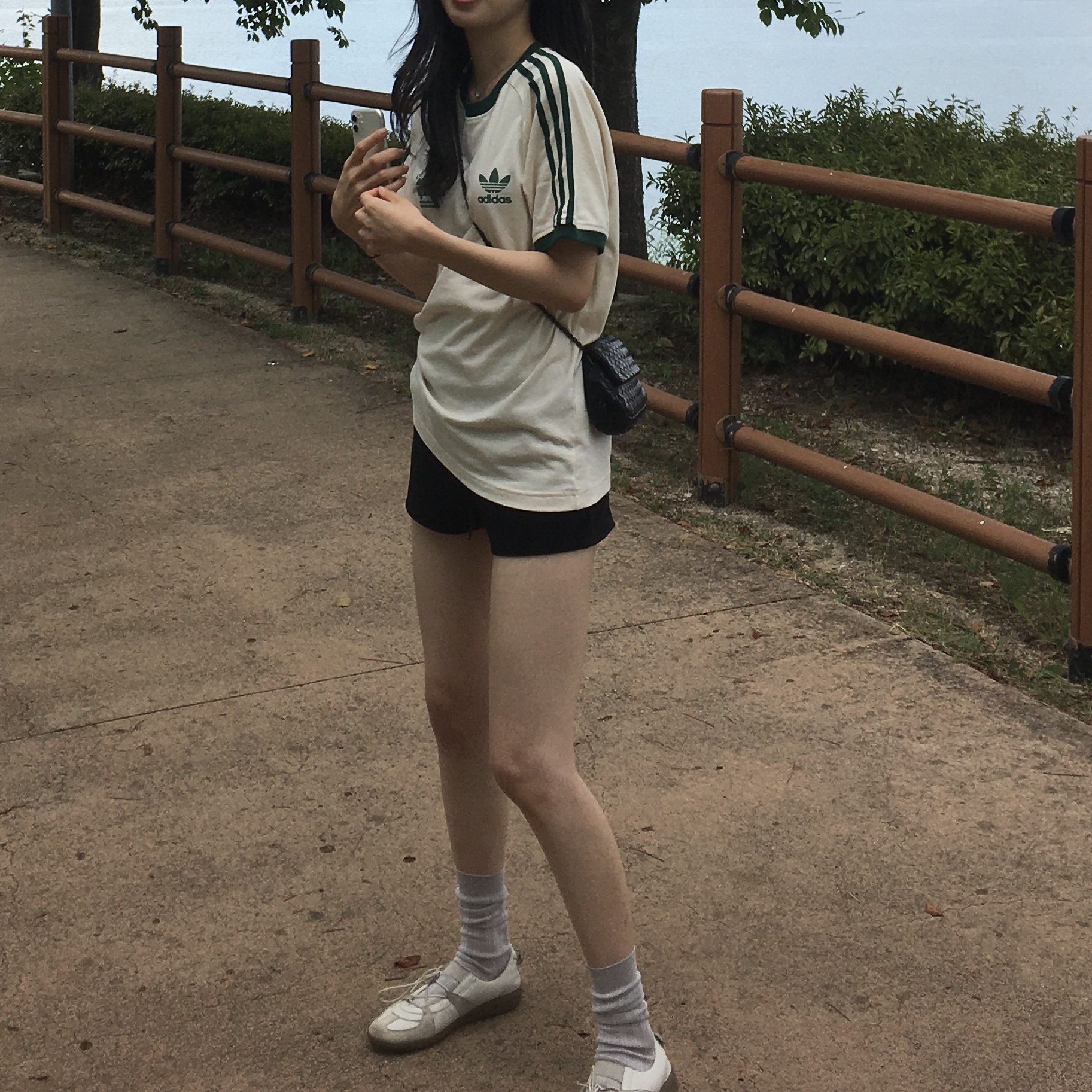 Adidas Sport Graphic Cali T-Shirt Wonder White - KR Sizing 착용 스타일